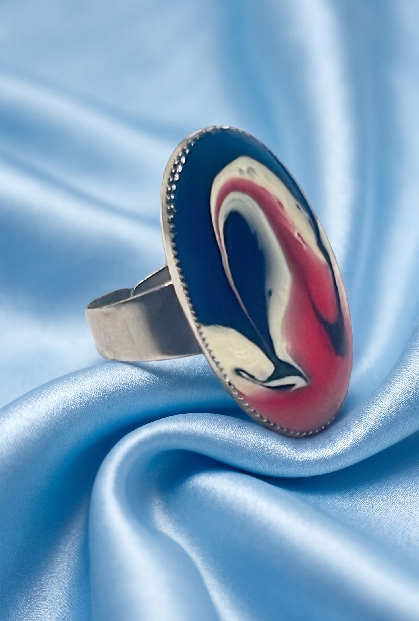 Redwhite and blue ring.png