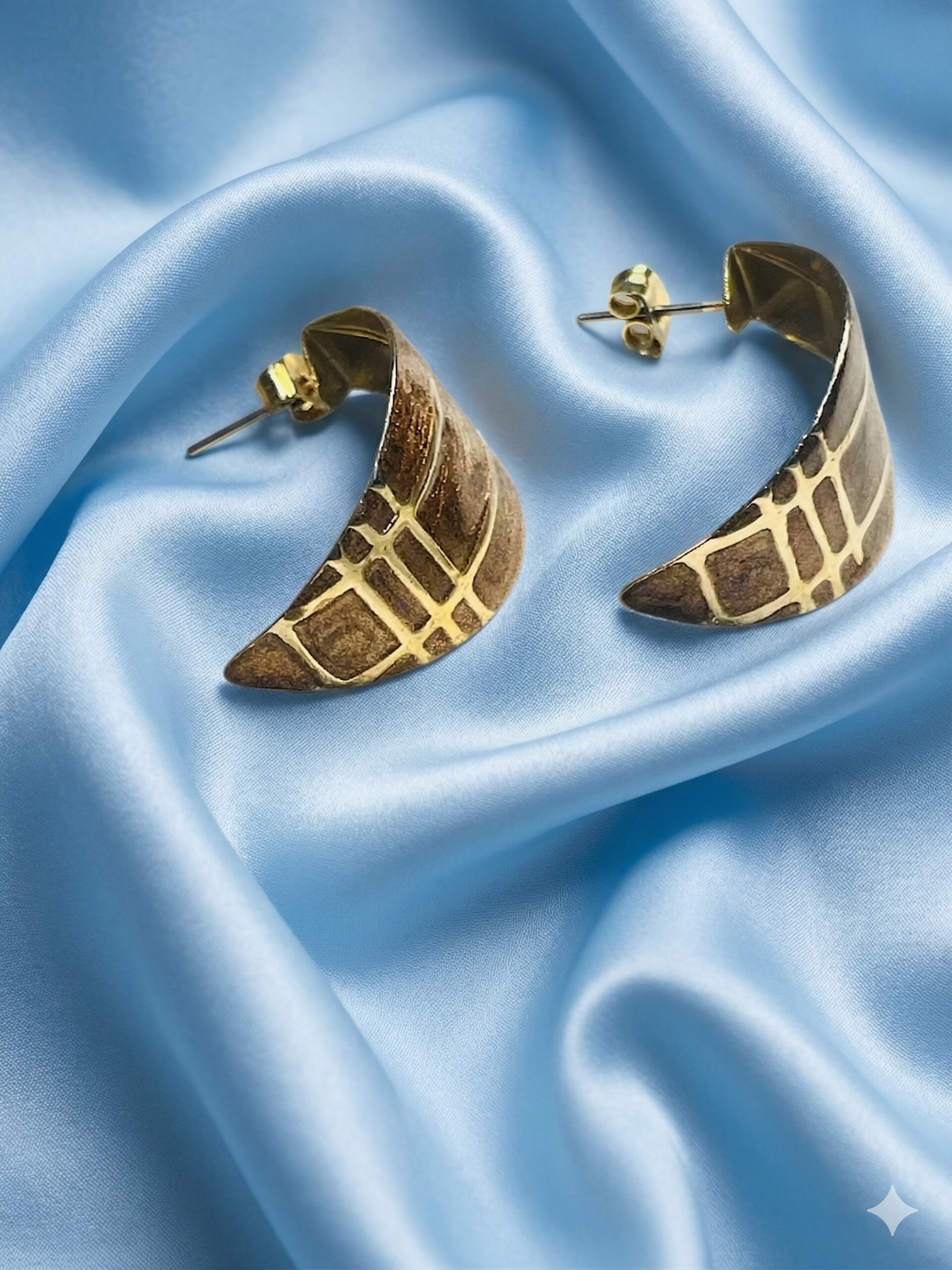 Vintage Art Deco Grid-Patterned Gold C-Hoop Earrings