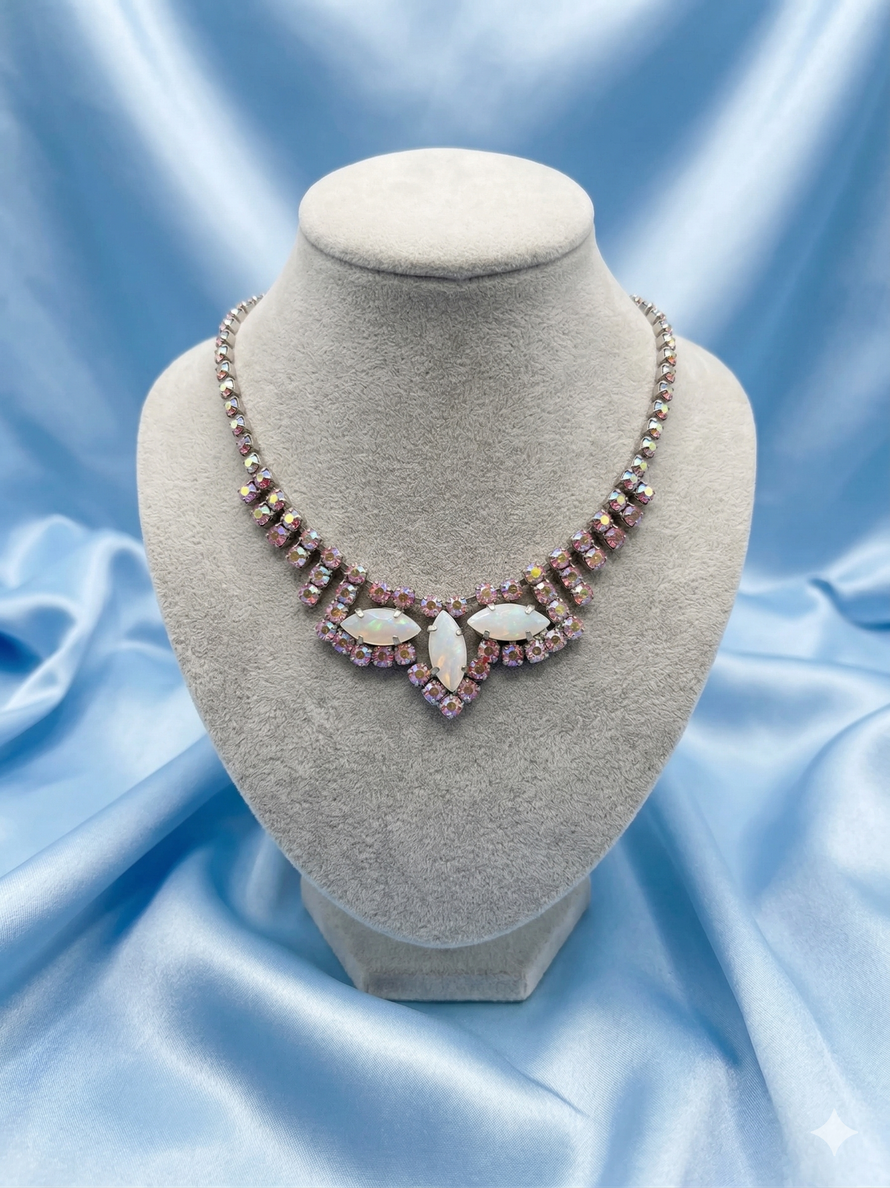 Elegant Iridescent Vintage Necklace