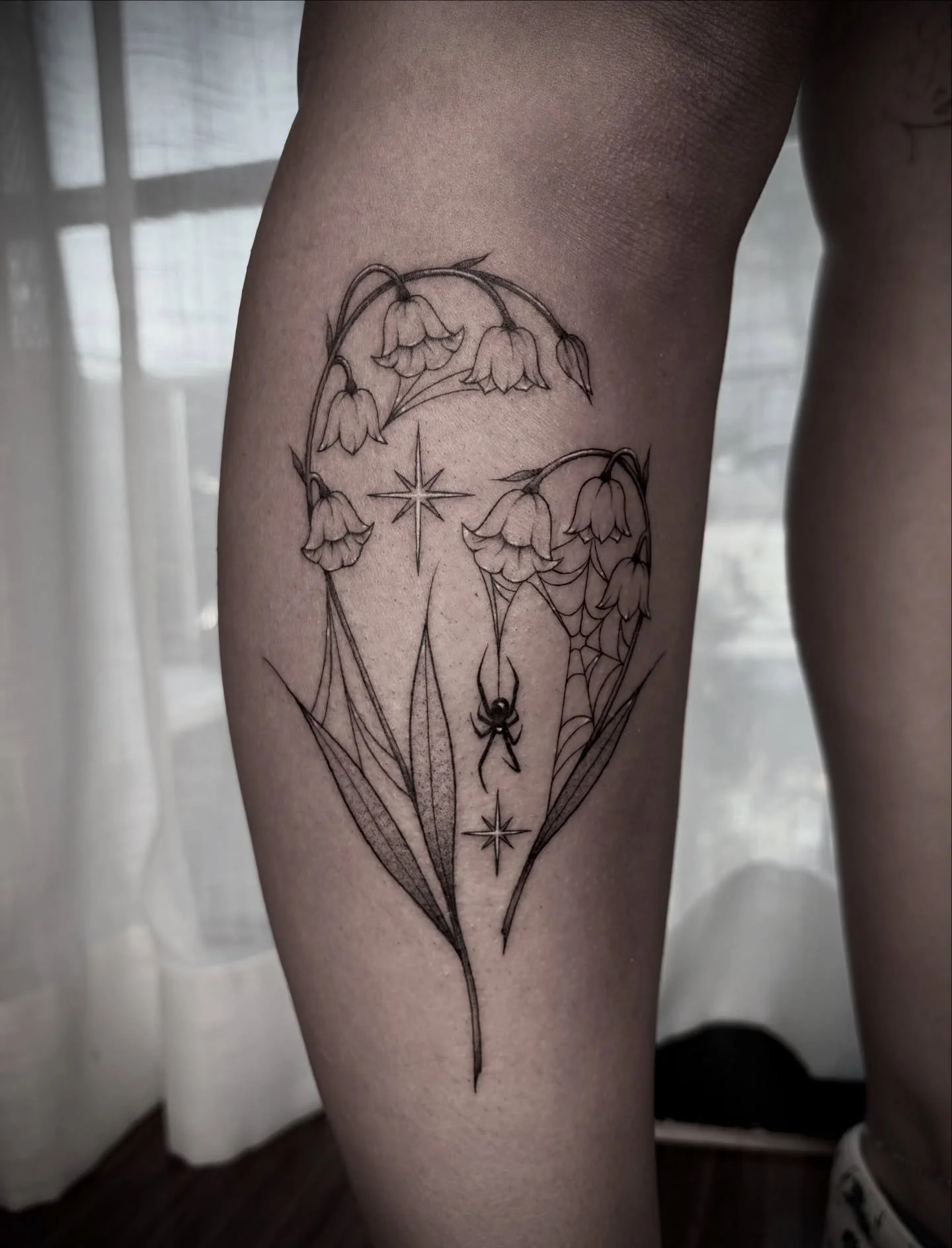 loved getting to do this lily of the valley piece from my flash ✨ thank you so much miranda! 🖤 more available flash in my highlights, link in bio to inquire or book 🕸️