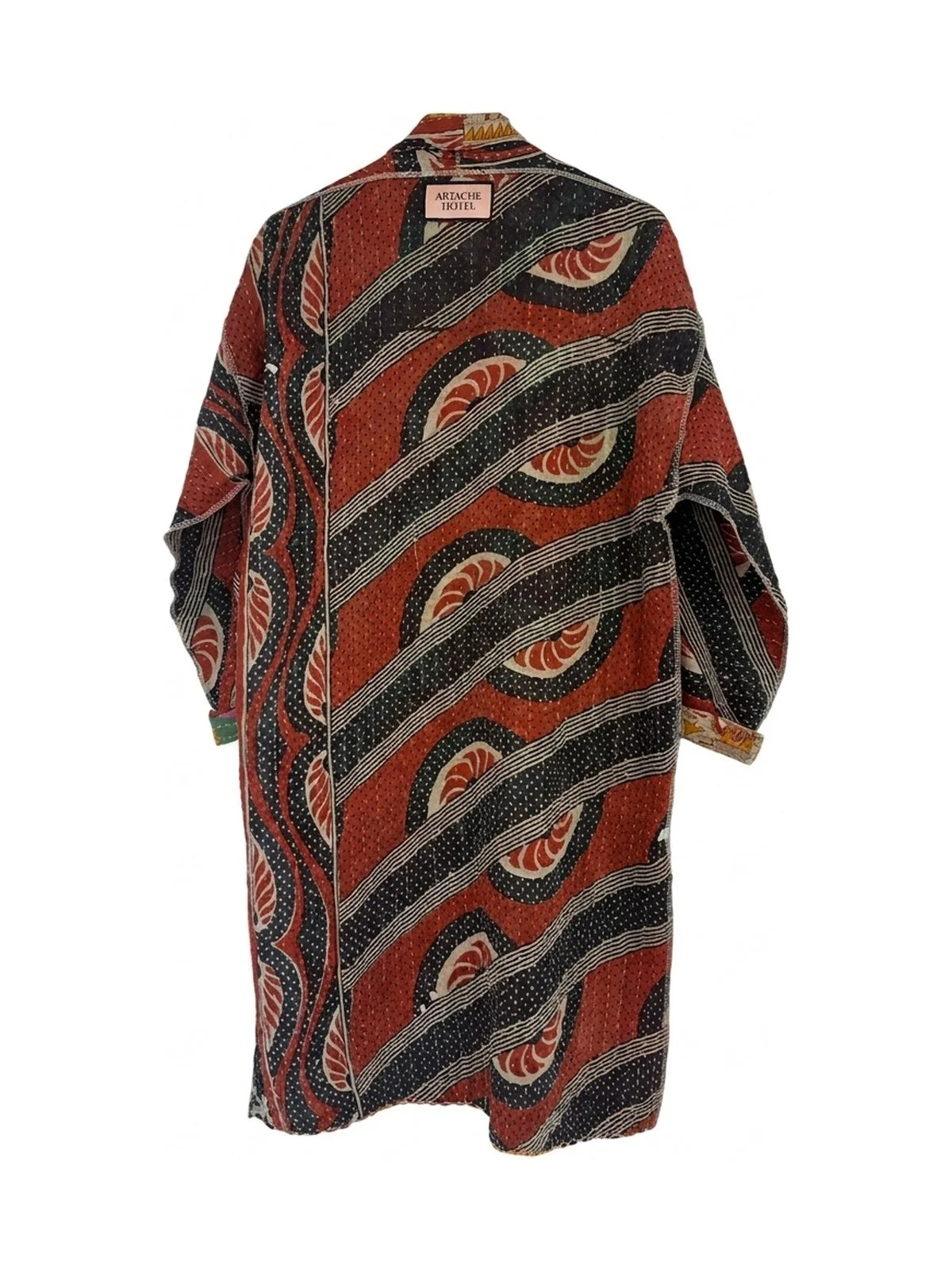 artache-hotel-robe-004-s-back-a-web.jpg