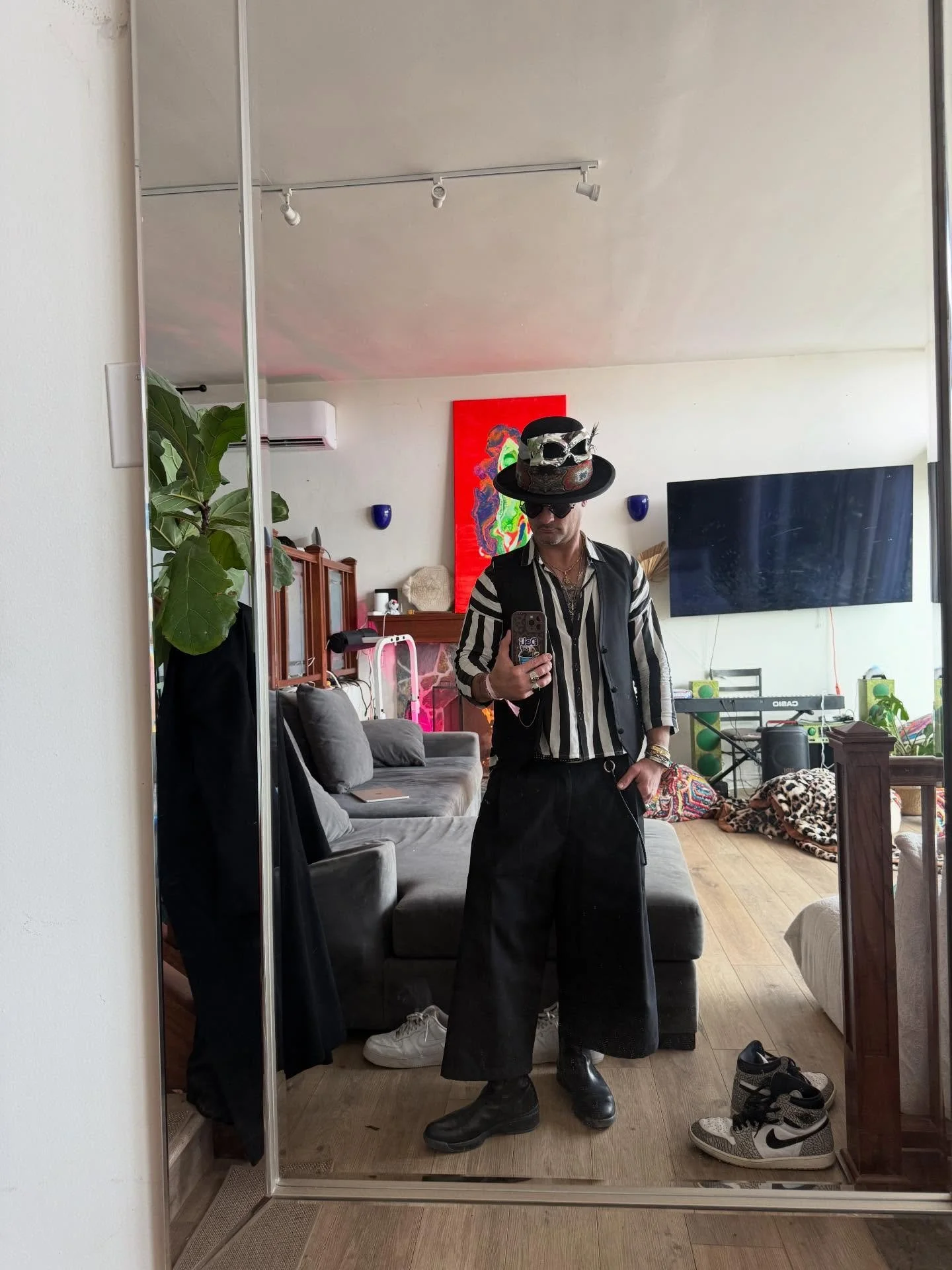 Starting 2026 off with an #OOTD from the @mossvenice x BOGA party last night. This is a grateful post for all of the amazing things I experienced in 2025. It was a year of very high highs and low lows&hellip;I learned A LOT about life, love and busin