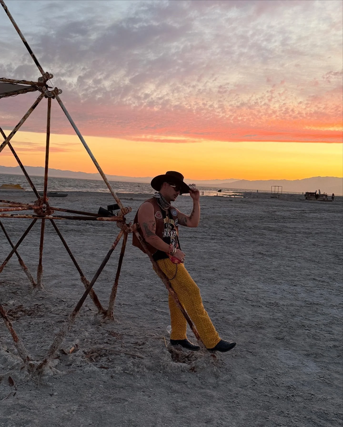 Nochella @bombaybeachbiennale was a blast🚀💓 even a scorpion 🦂 joined the party swipe to the last slide!