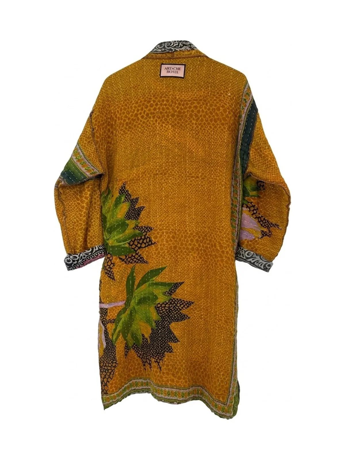 artache-hotel-robe-001-s-back-a-web.jpg