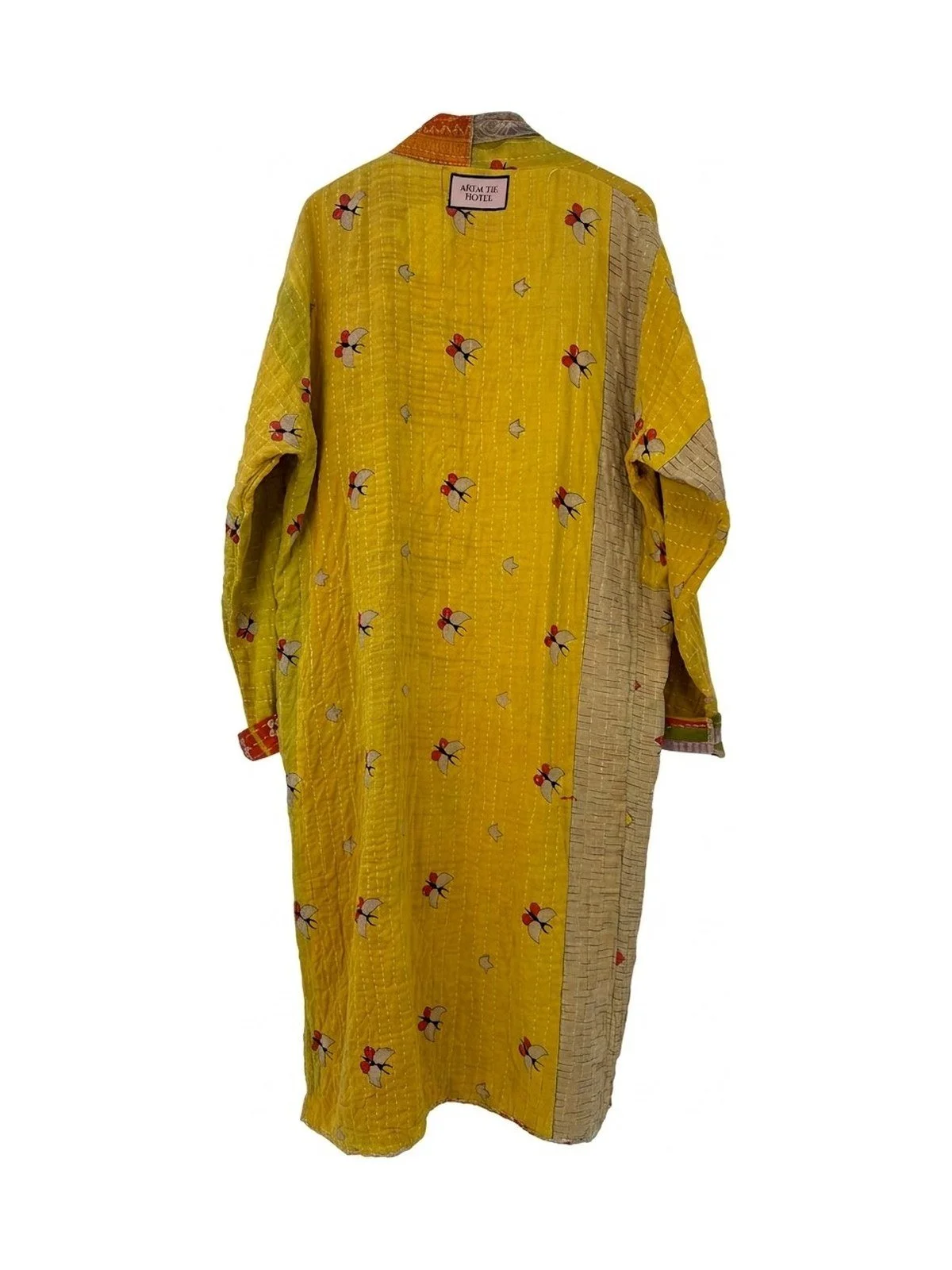 artache-hotel-robe-019-lg-back-a-web.jpg