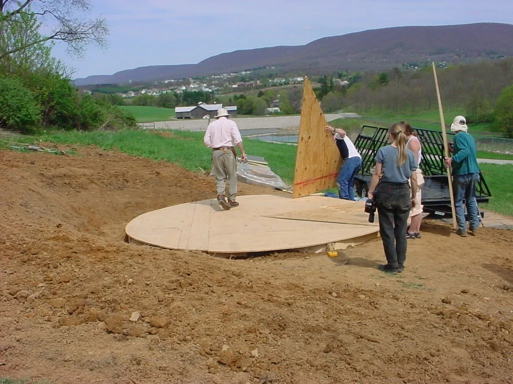 Bill Coperthwaite lead the contruaction of the yurt - Day 1 2003