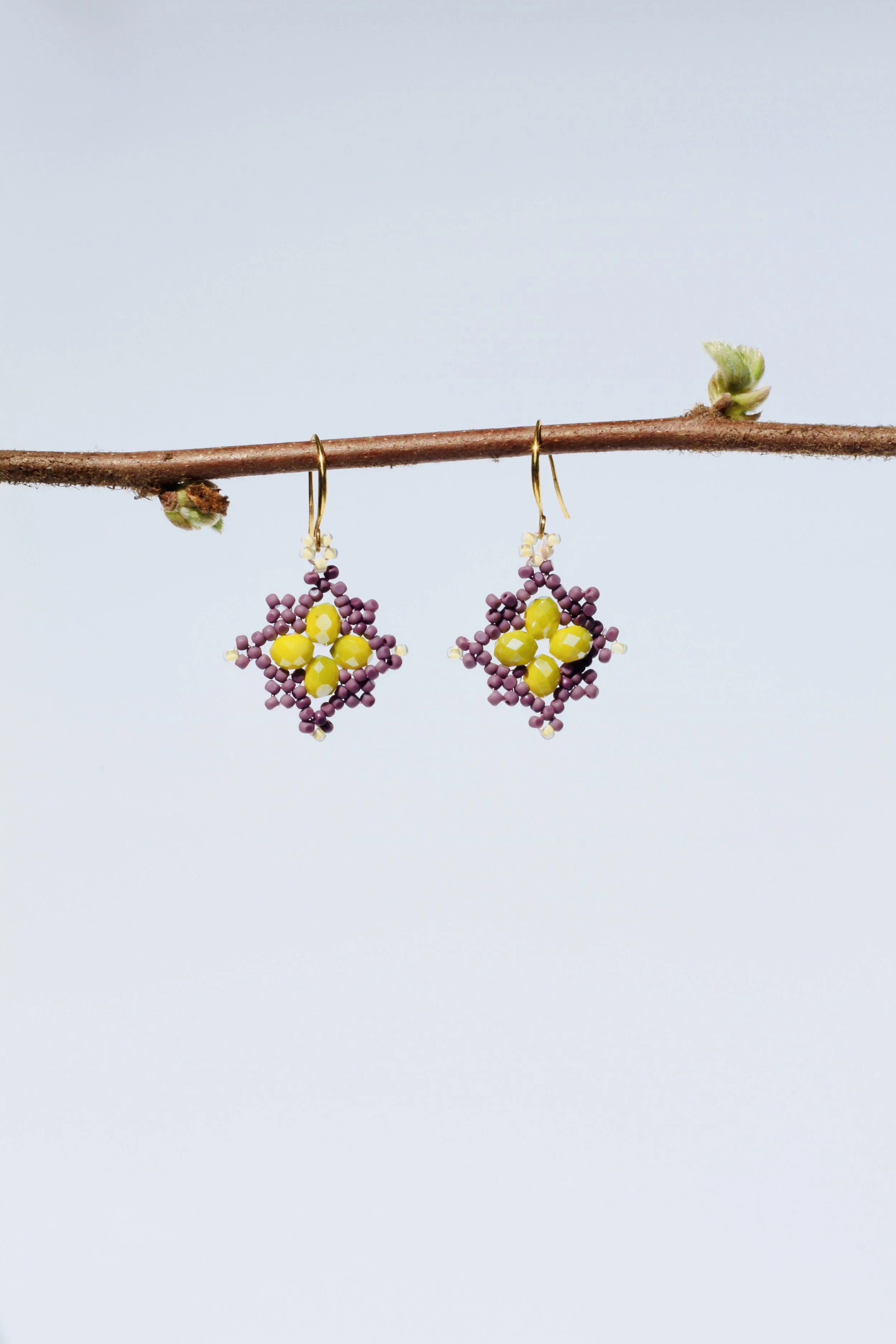 Thistle Filigree Gem