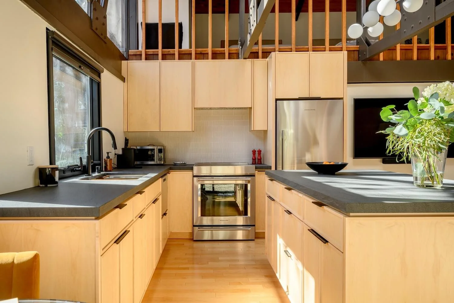 Refined linear detailing within the kitchen core