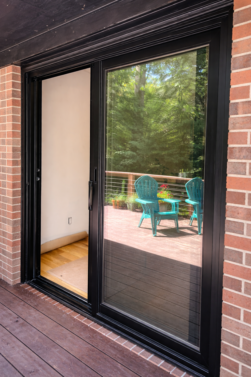 Inviting+view+through+sliding+glass+door.png