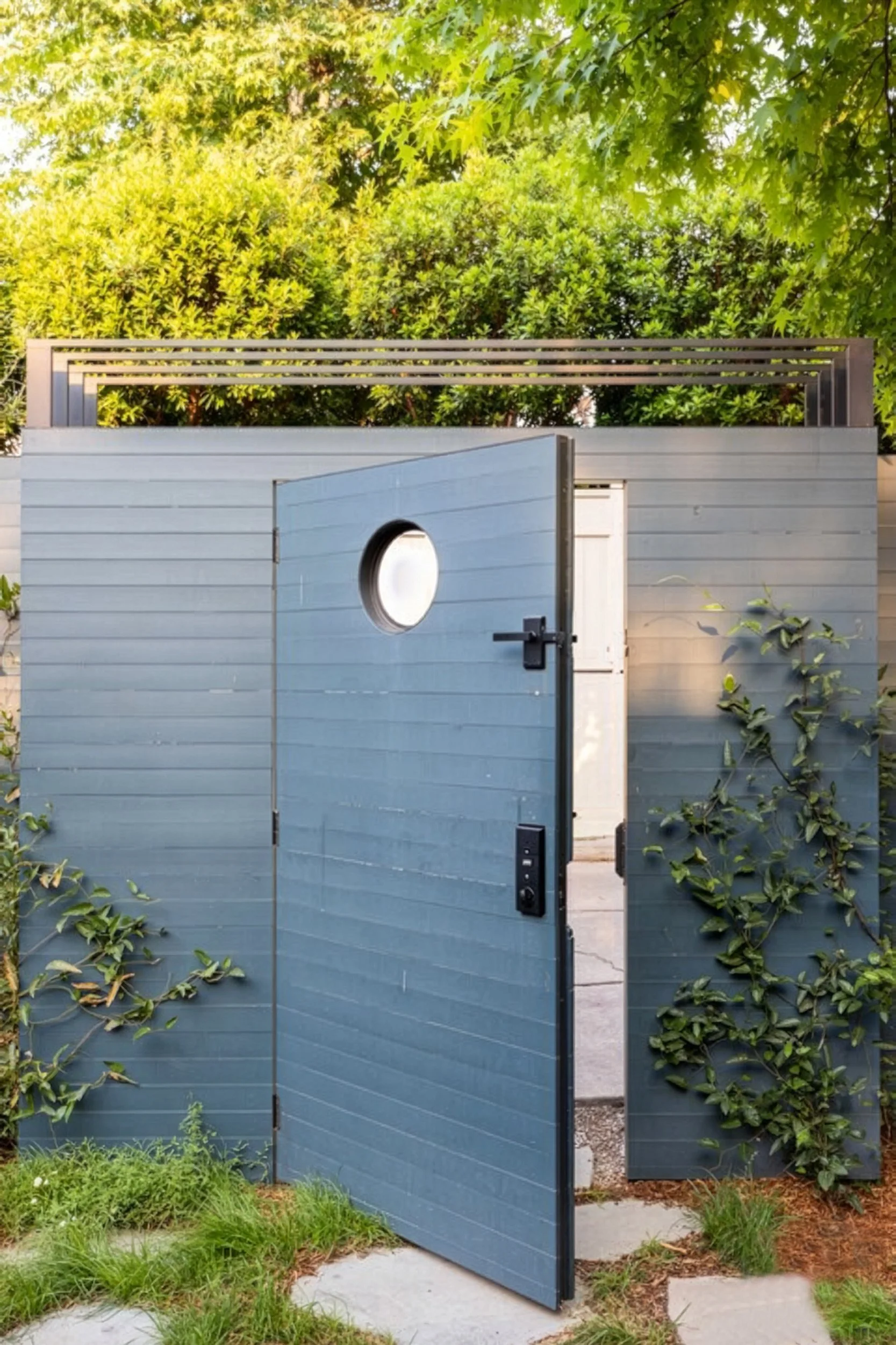 Silverlake-Sliver-Garden-Portal-Open_01-.jpg