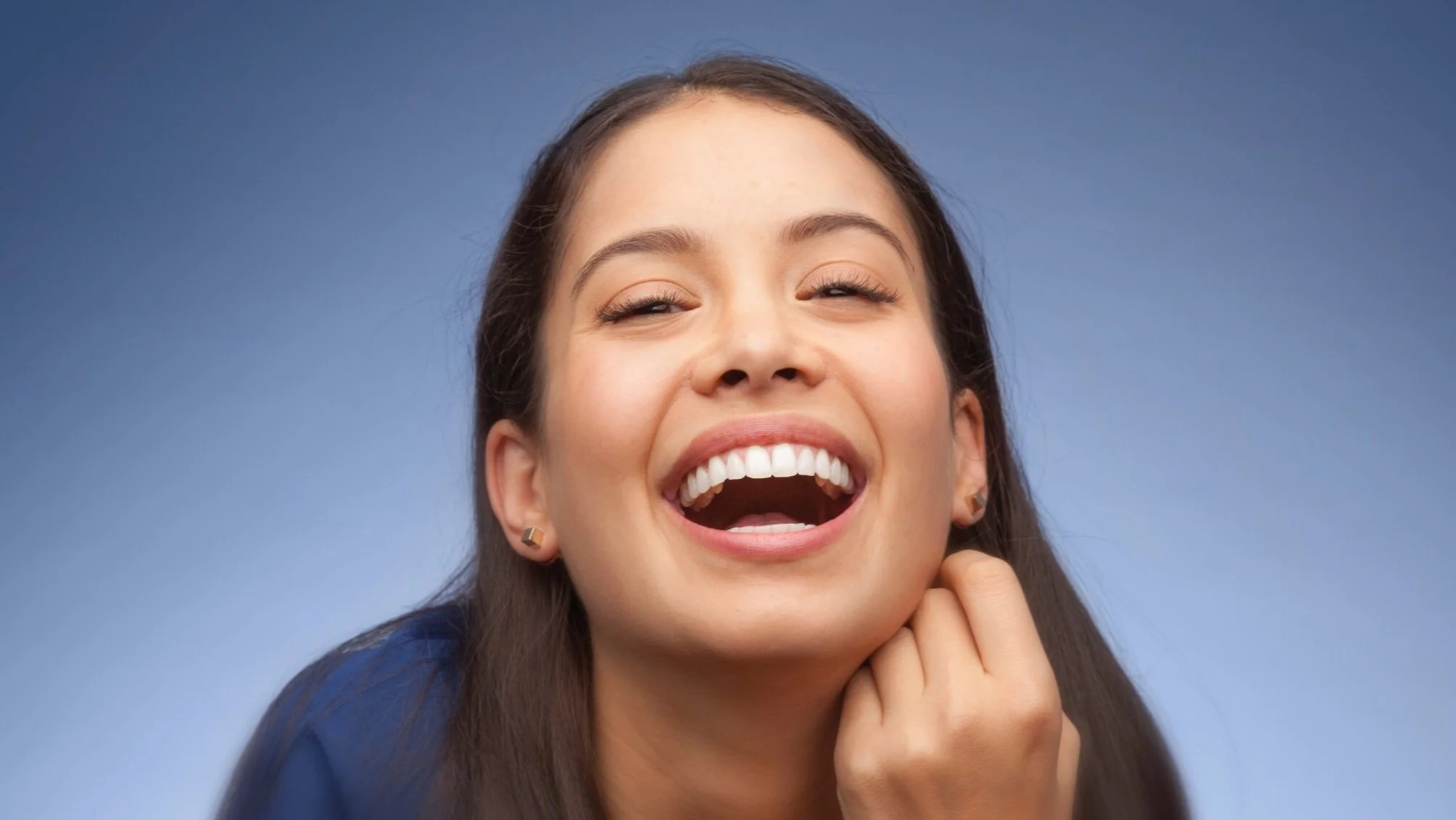 woman-with-invisalign