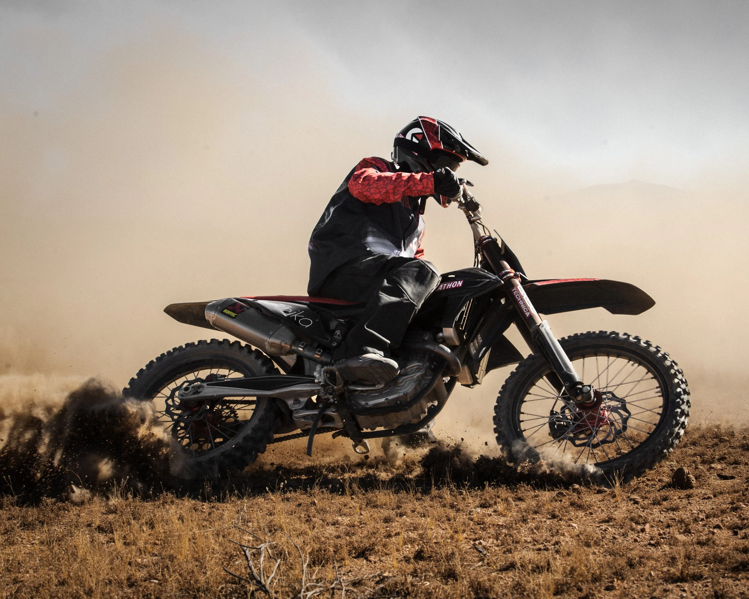 THE MARATHON CLOTHING