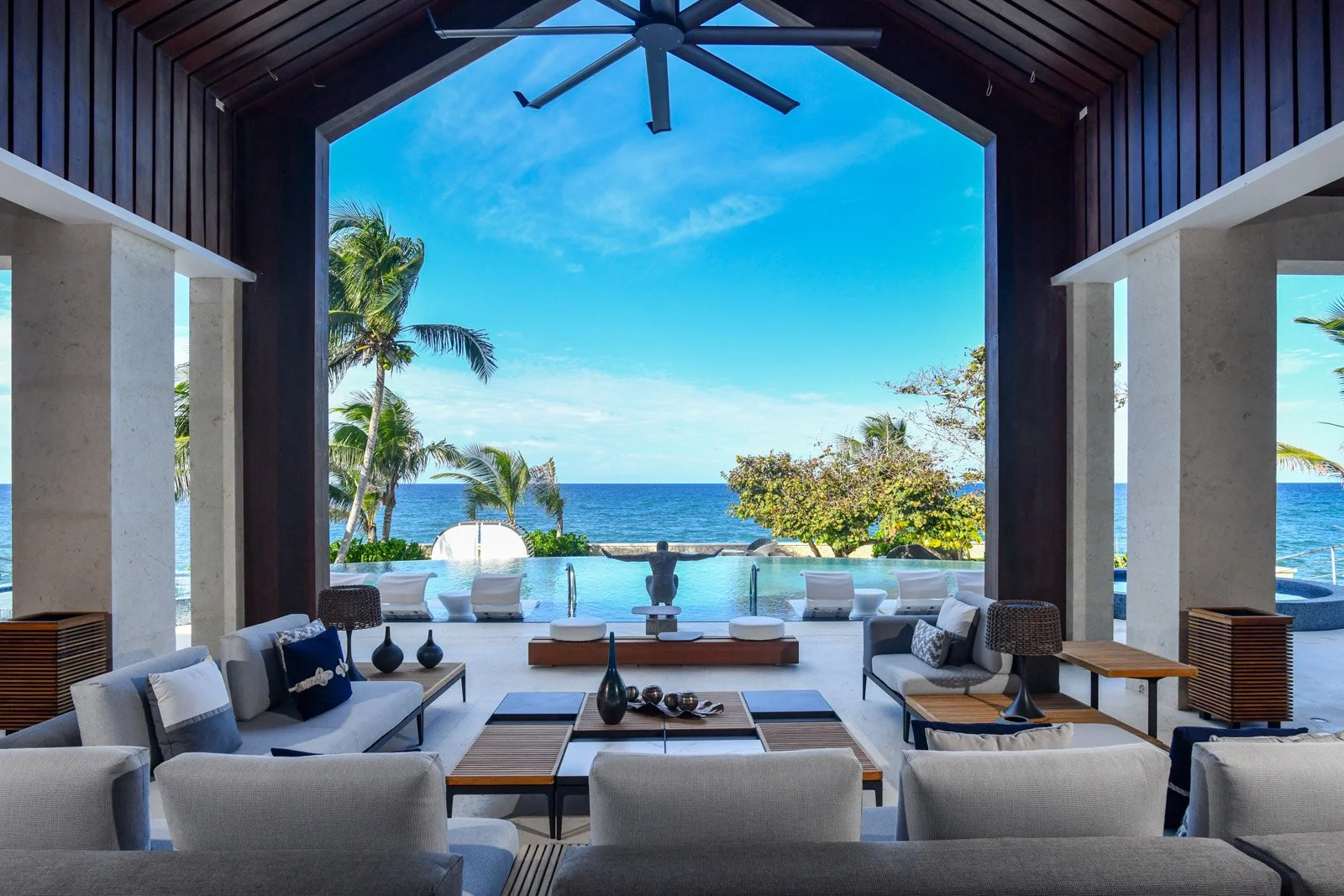 Living-Room-to-pool-1.jpg