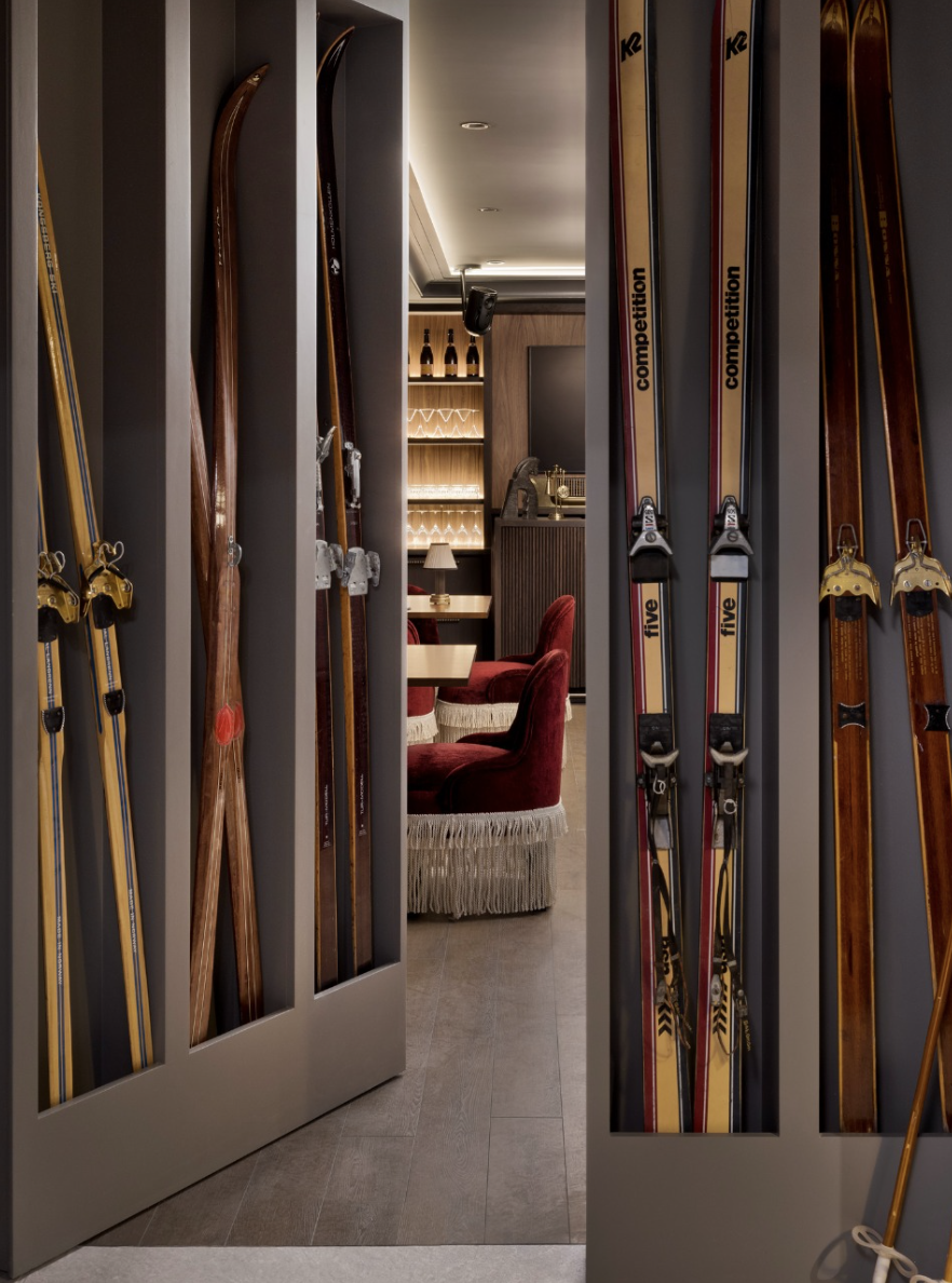 compelled-to-travel-white-elephant-aspen-skiing.png
