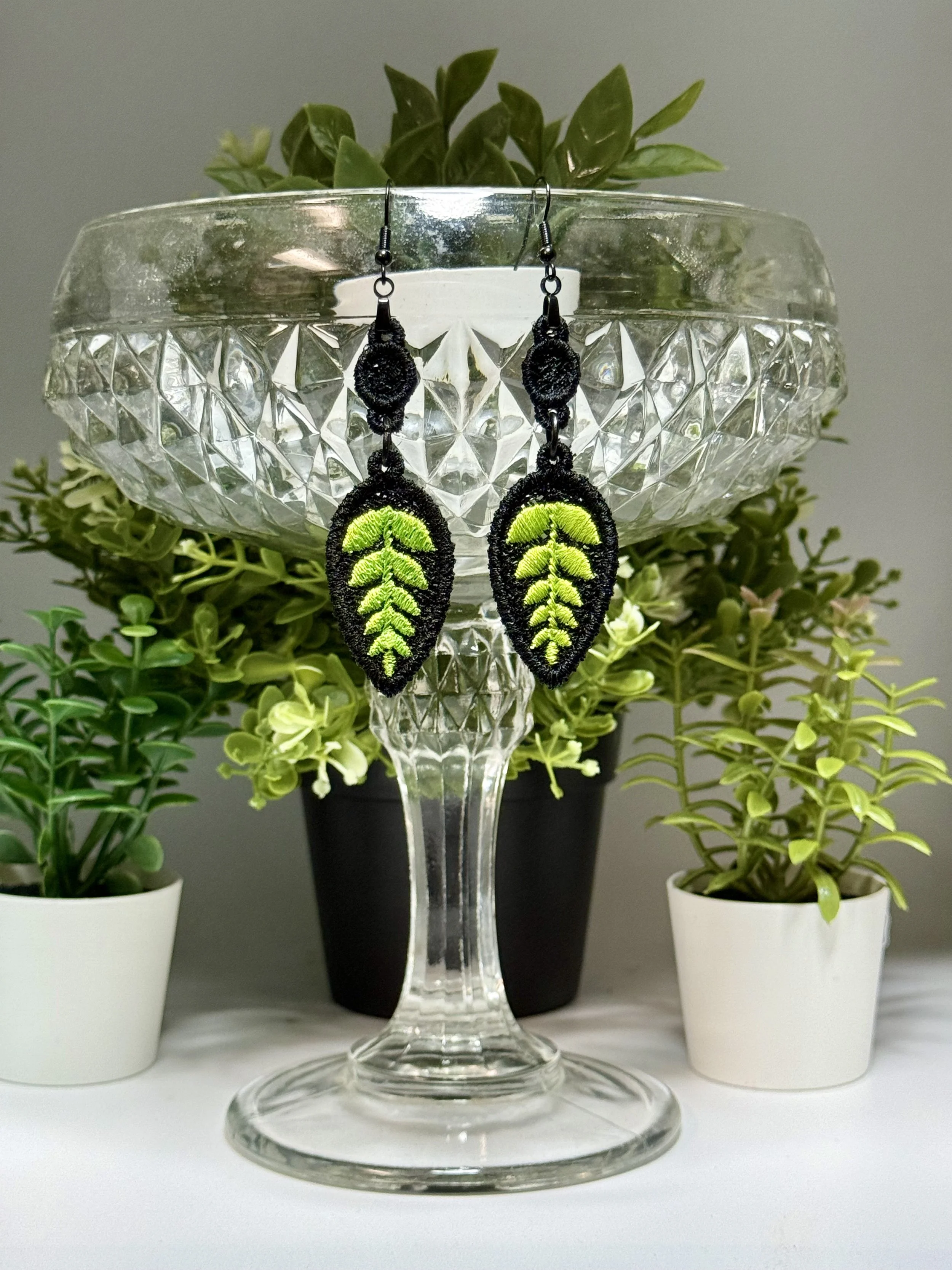 🌿 Drop Leaf Dangle (Small) Free-Standing Lace Earrings — Minimal Nature Jewelry