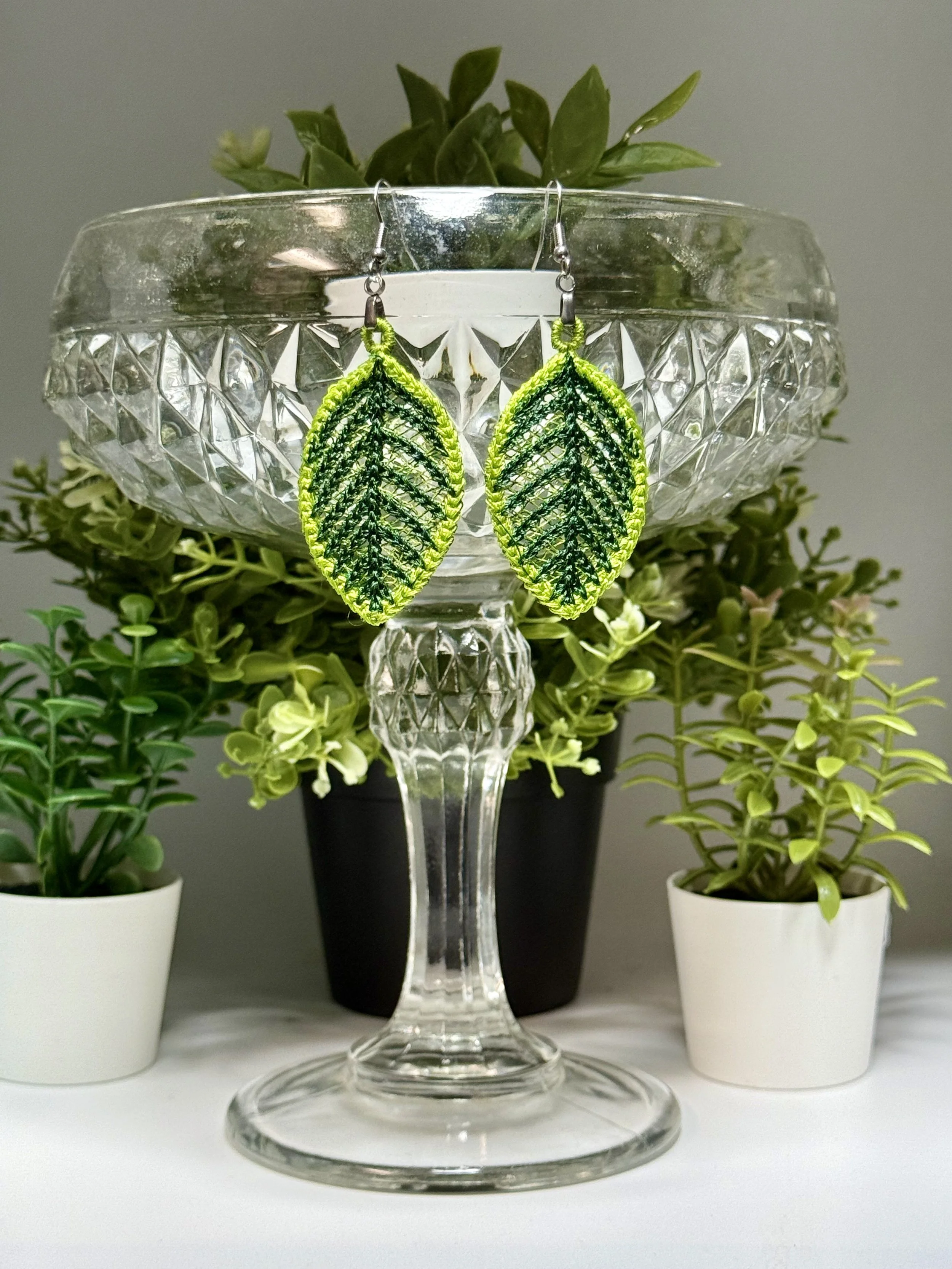 🍃 Crochet-Style Leaf Free-Standing Lace Earrings — Handcrafted Botanical Lace Jewelry