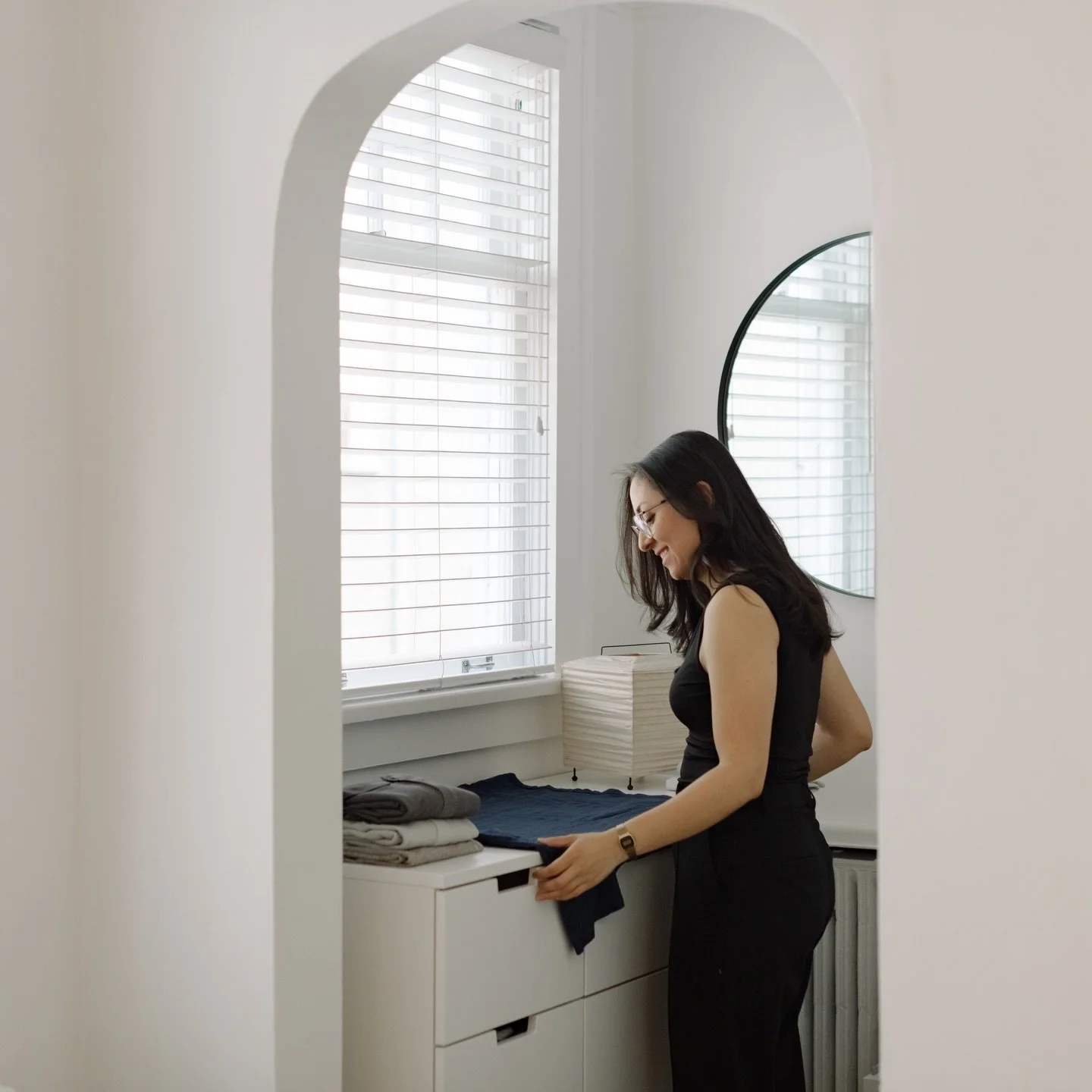 There are many ways to organize your clothes, but one of the most effective strategies is folding and storing them in drawers vertically.

When you switch from stacking to vertical folding, you instantly unlock two things:

1. Visibility: You can see