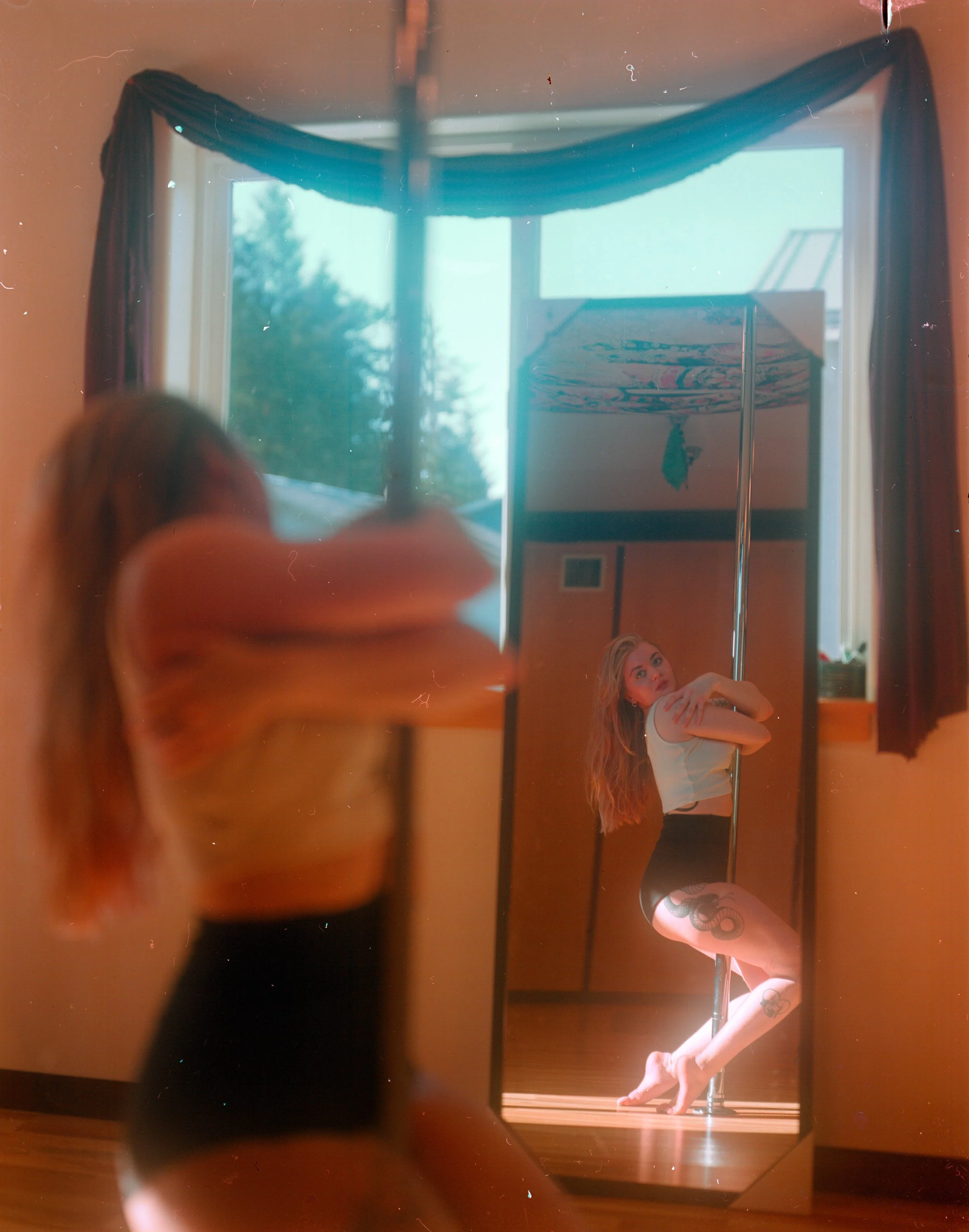 Taking your first pole dance class? Read me!