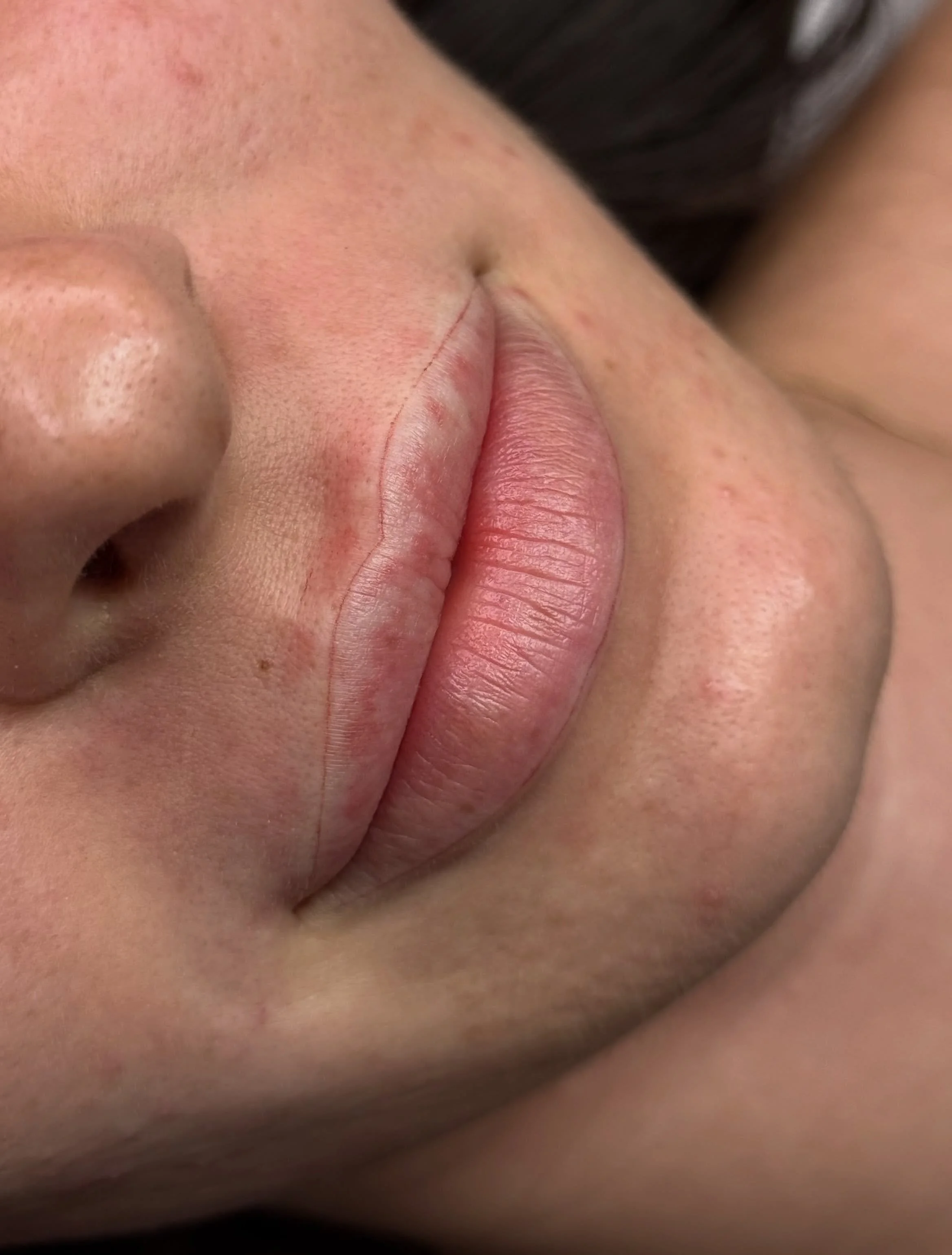 The process 👄 I love a beautiful natural lip that adds sooo much definition