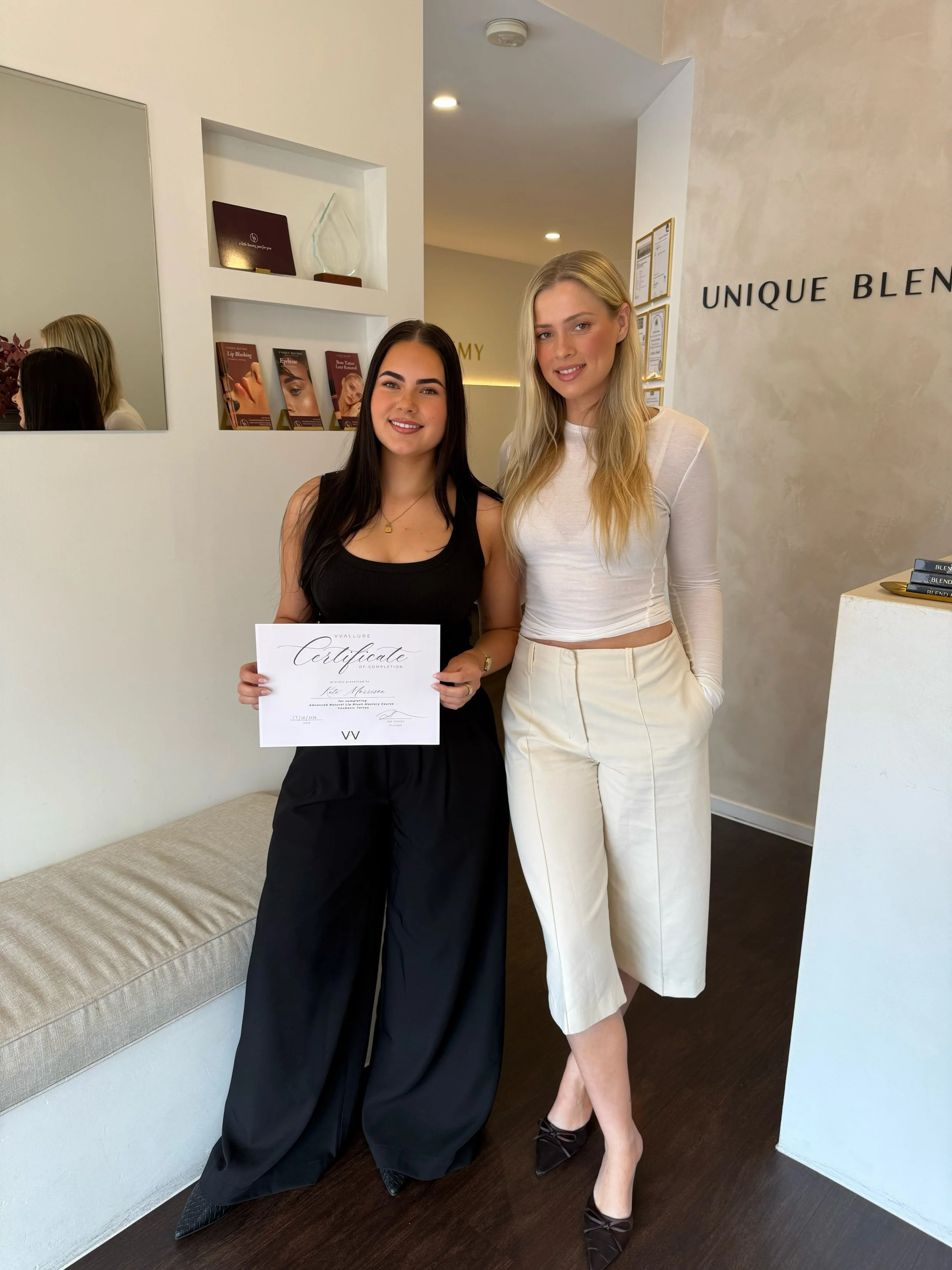 My 1:1 Natural Lip Up-Skilling student on the Gold Coast! 💋✨
Kate has been creating beautiful lips for a few years but wanted to refine her technique, dive deeper into colour theory, and learn how to perfect her results even further.
Kate, you are s