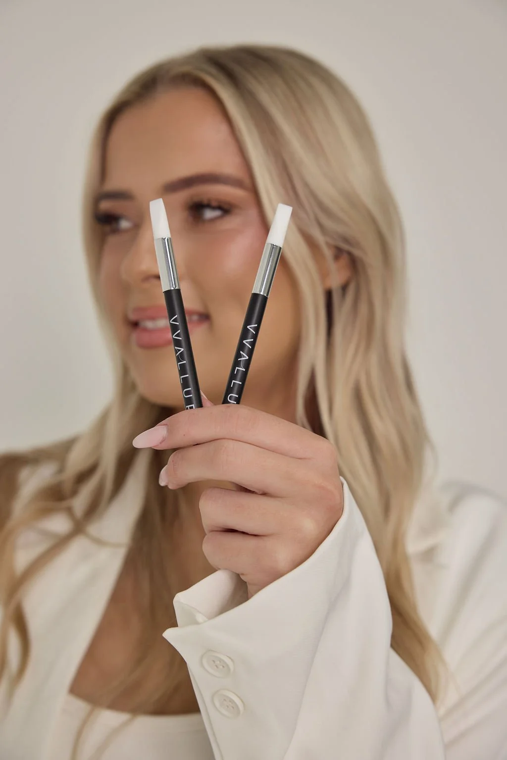 VV ALLURE LIP SHAPER