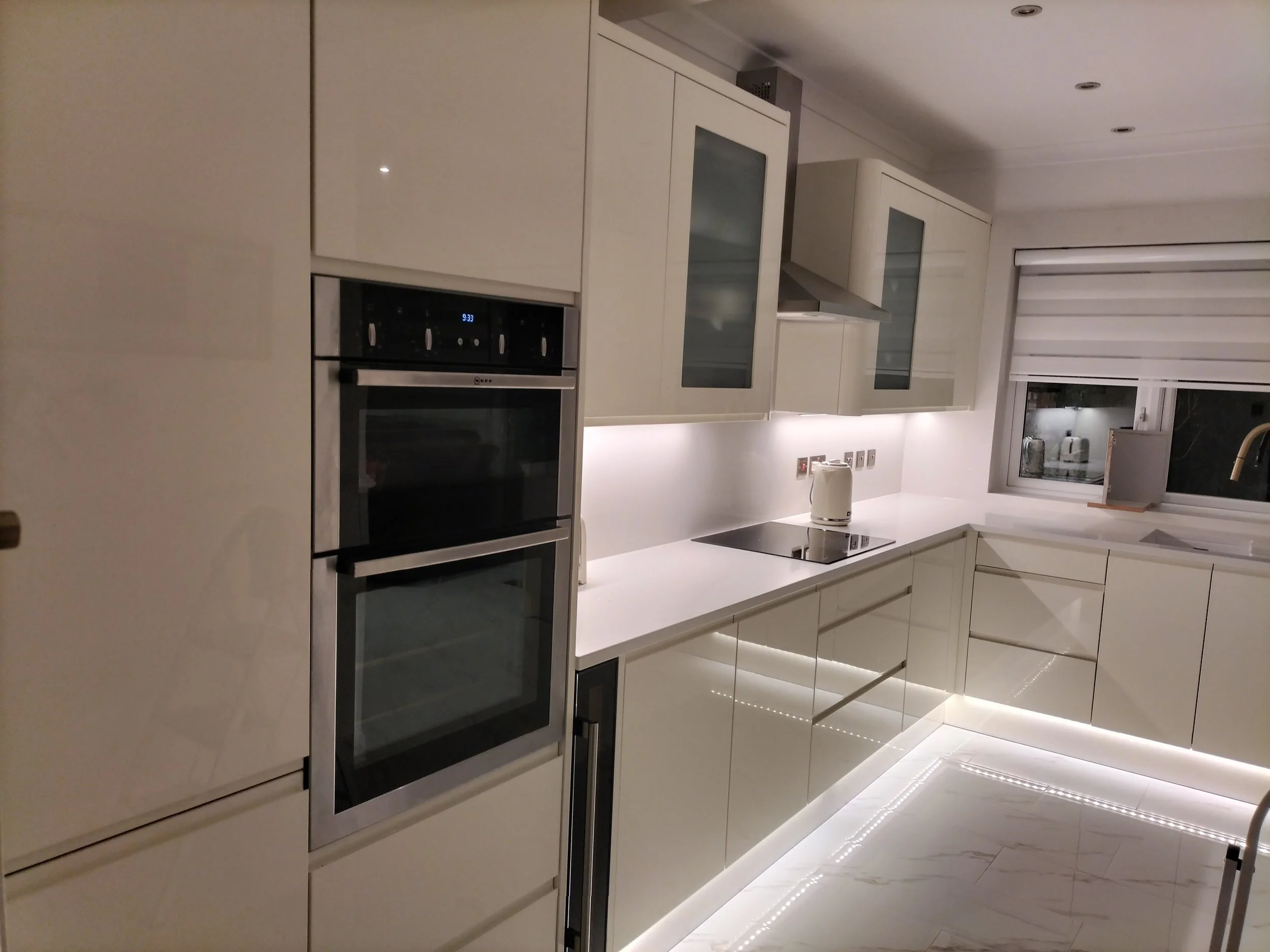 Fitted Kitchen, white