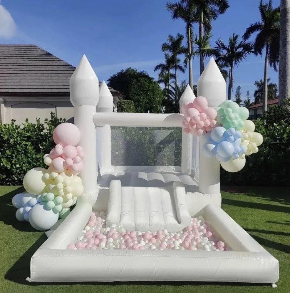 Bounce house with Ball pit