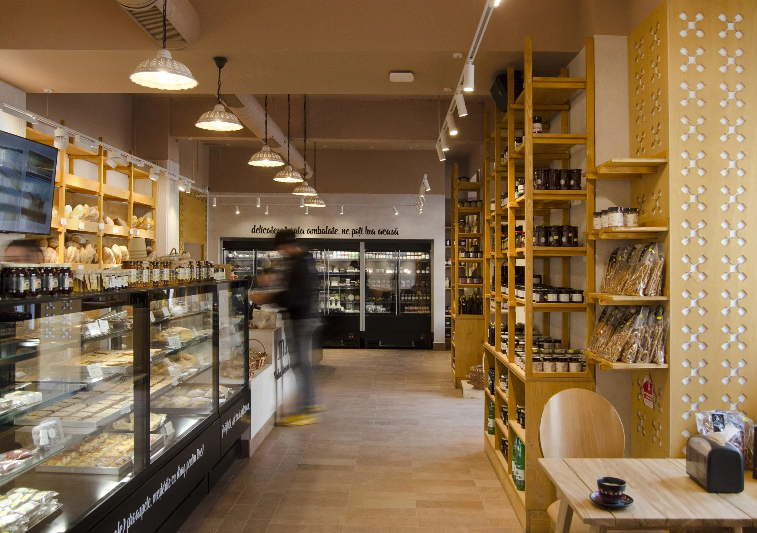 design interior băcănie