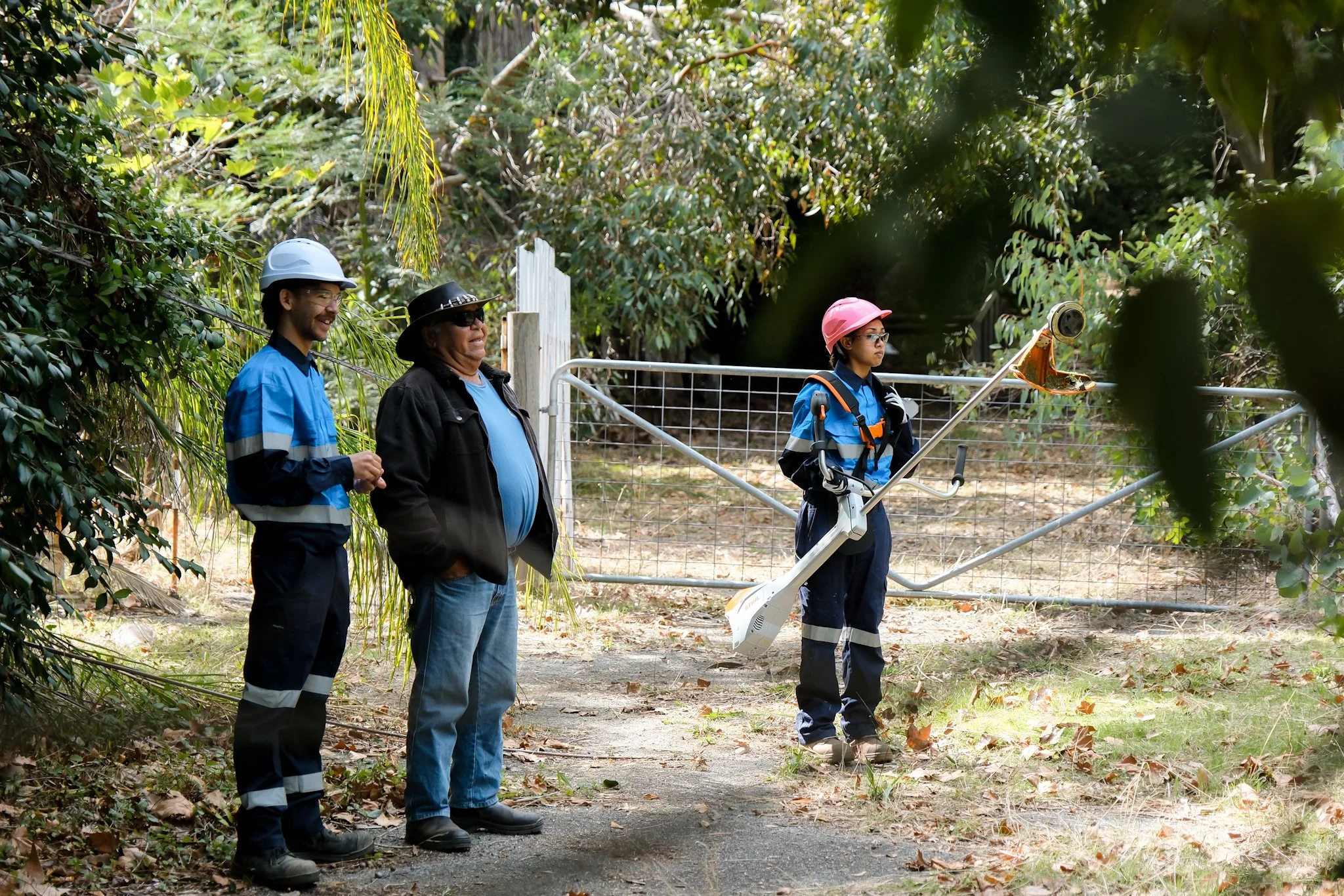 waroona-aboriginal-culture-workshop-community-organisation-junior-ranger-welcome-smoking-ceremony-bindjareb-boodja-noongar-elder-western-australia-south-west