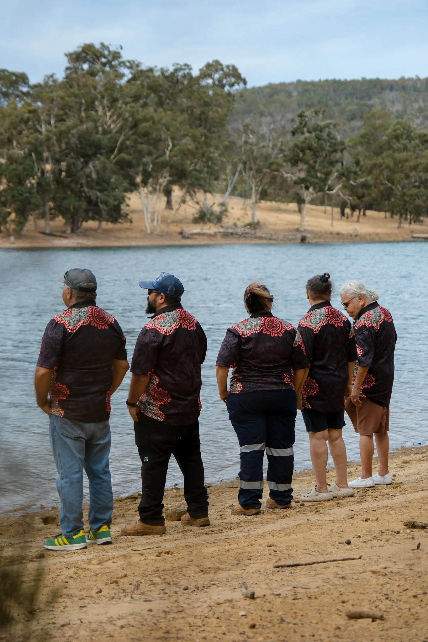 waroona-aboriginal-culture-workshop-community-organisation-junior-ranger-welcome-smoking-ceremony-bindjareb-boodja-noongar-elder-western-australia-south-west