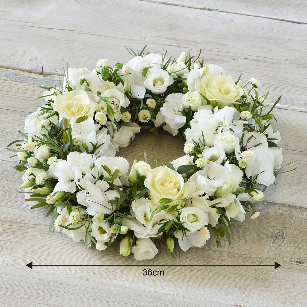 Opulent White Wreath1.png