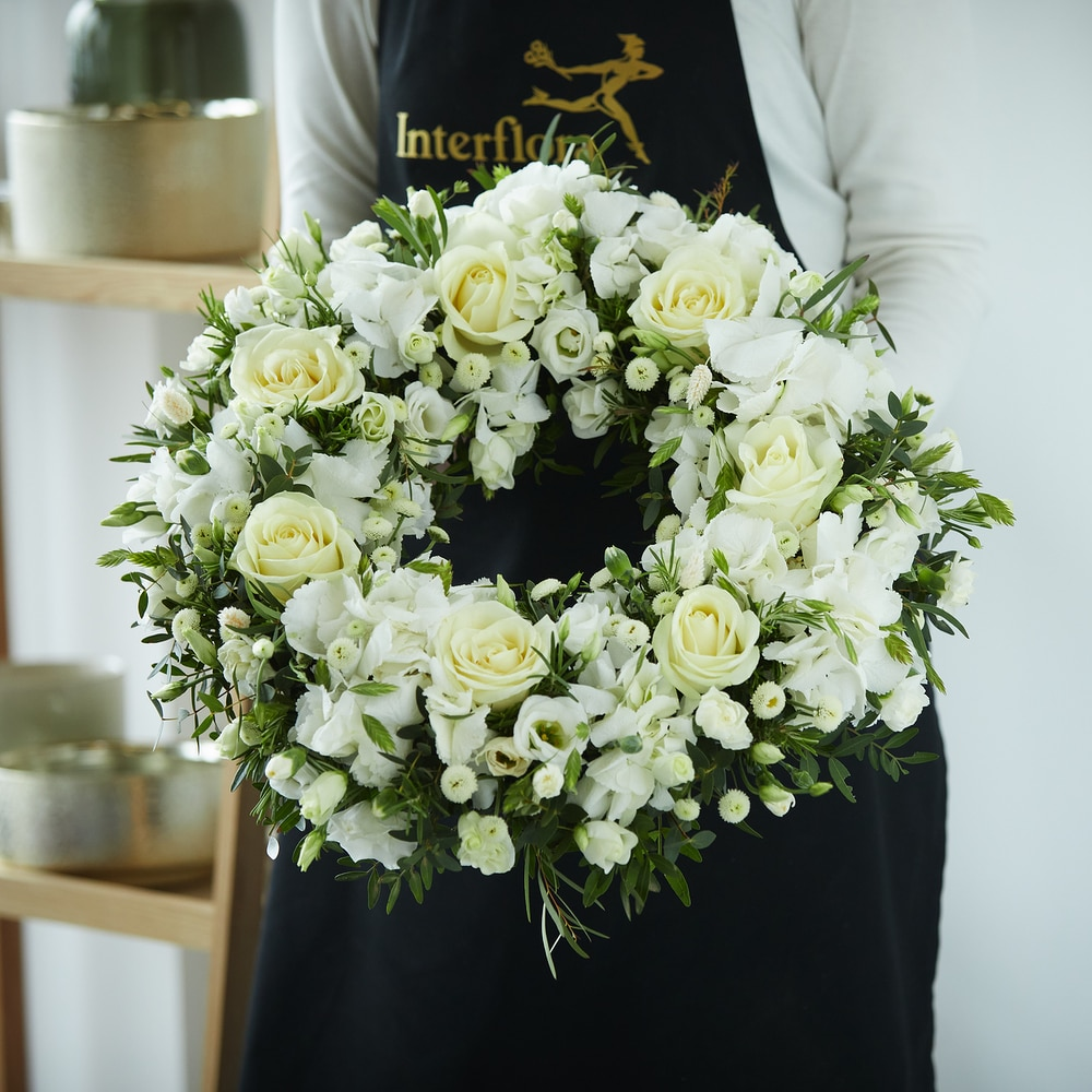Opulent White Wreath2.png