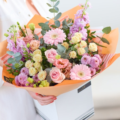 Extra Luxurious Pastel Bouquet.png