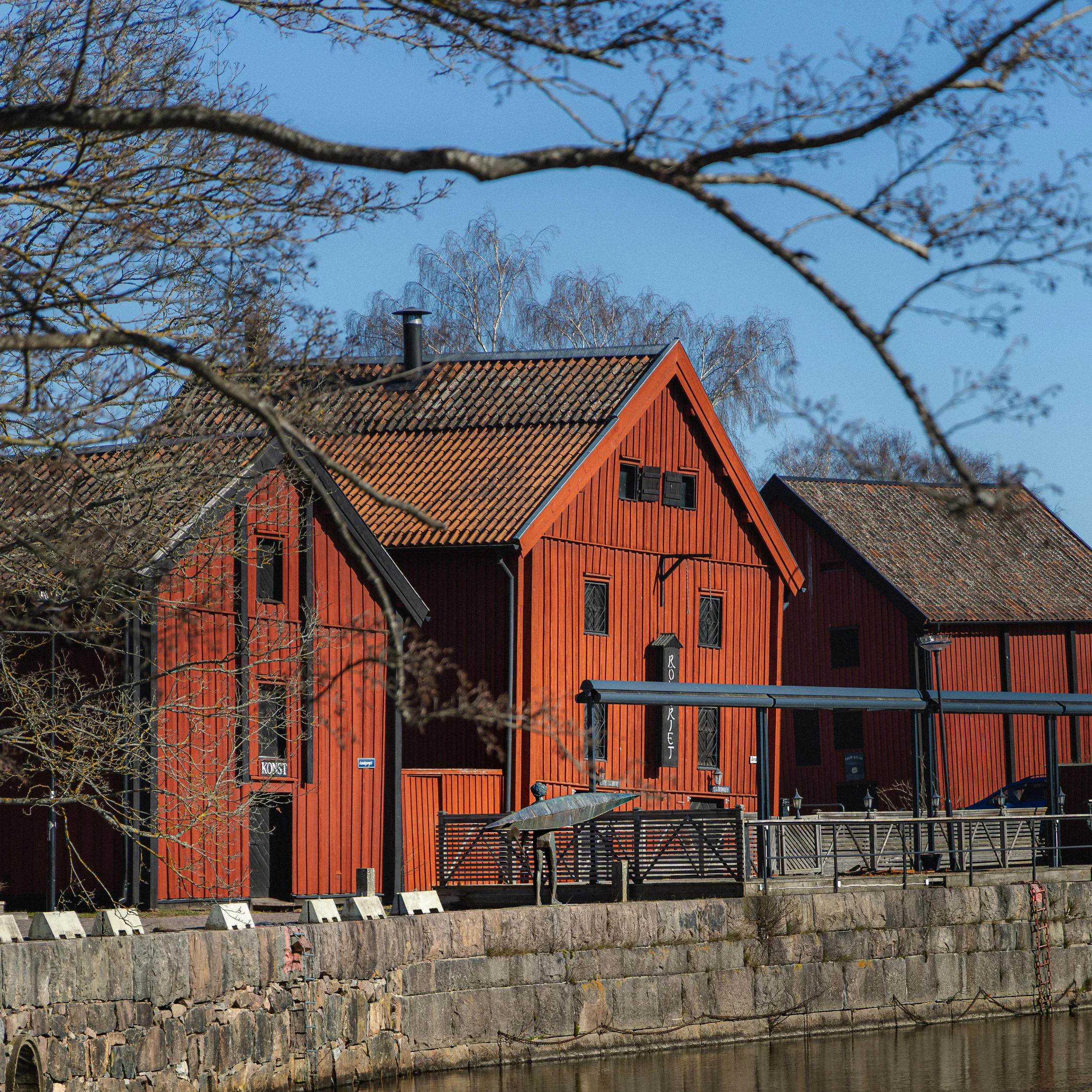 Där tiden saktar ner: En hyllning till Nyköpings hamn