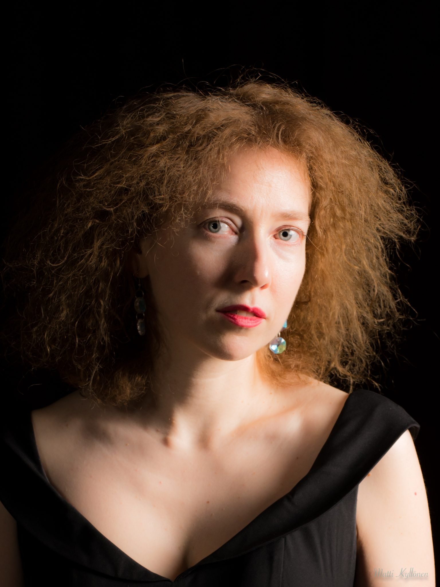 Irina zahharenkova plays as the soloist of Tapiola sinfonietta