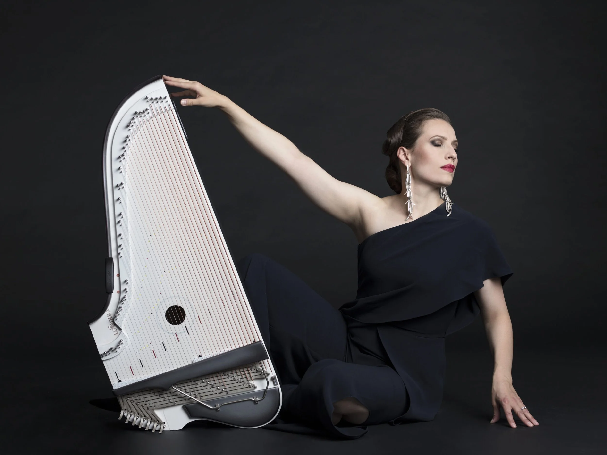 Ida Elina Joins Fenomen Artists´Management