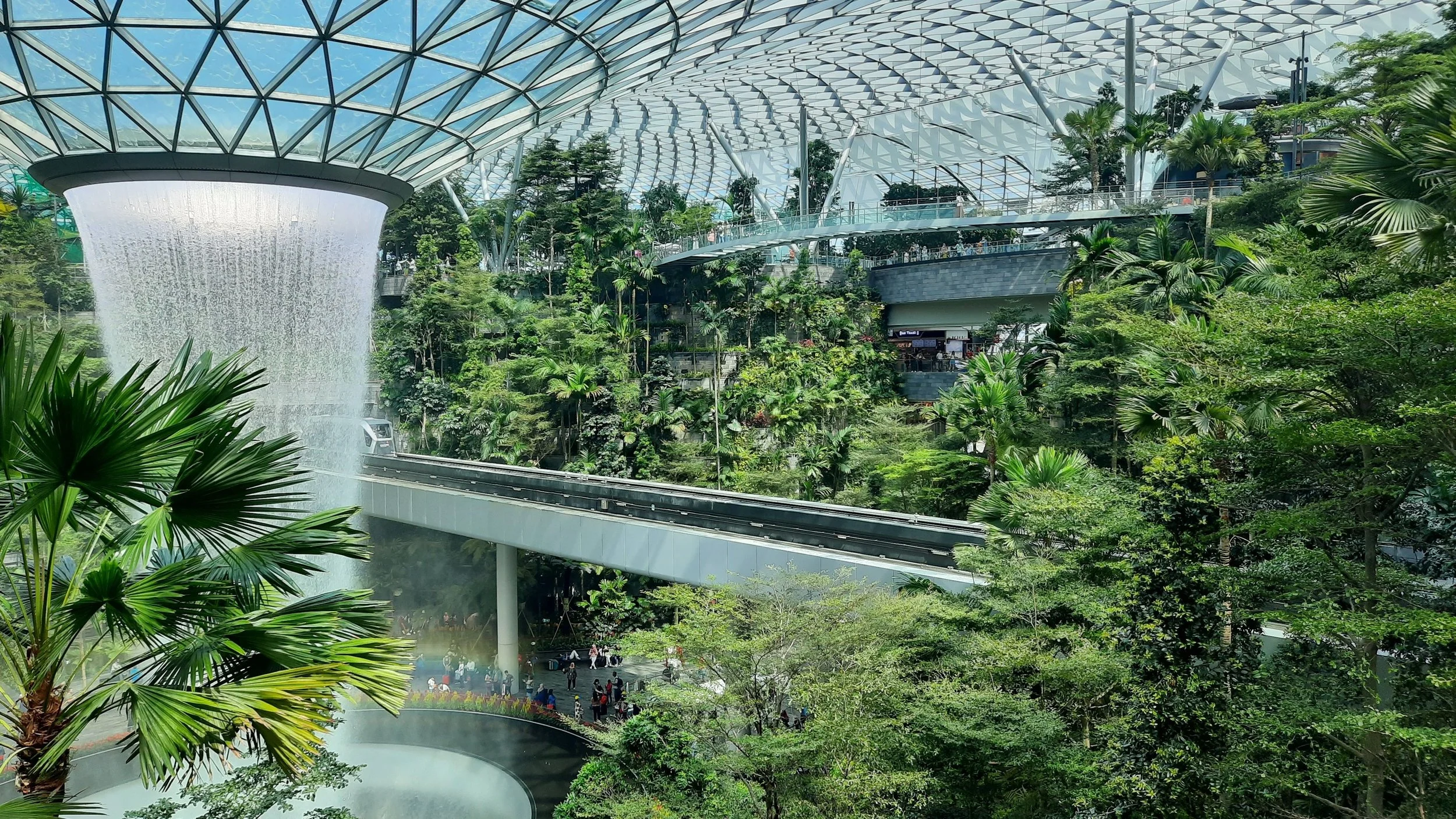 Jewel-Changi-Airport-Rain-Vortex-Singapore.jpg