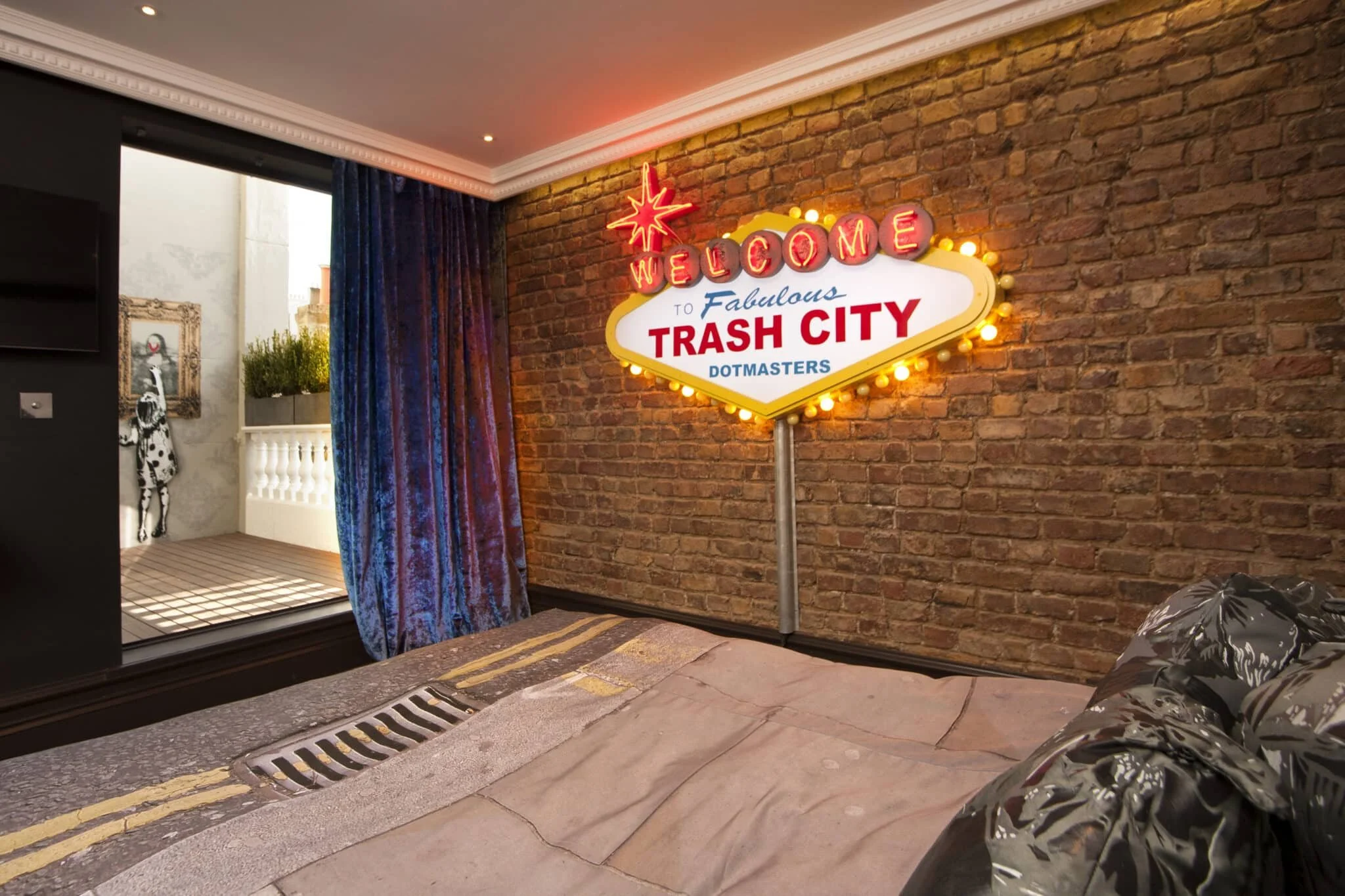 exhibitionist-hotel-trash-city-suite-south-kensington.jpg