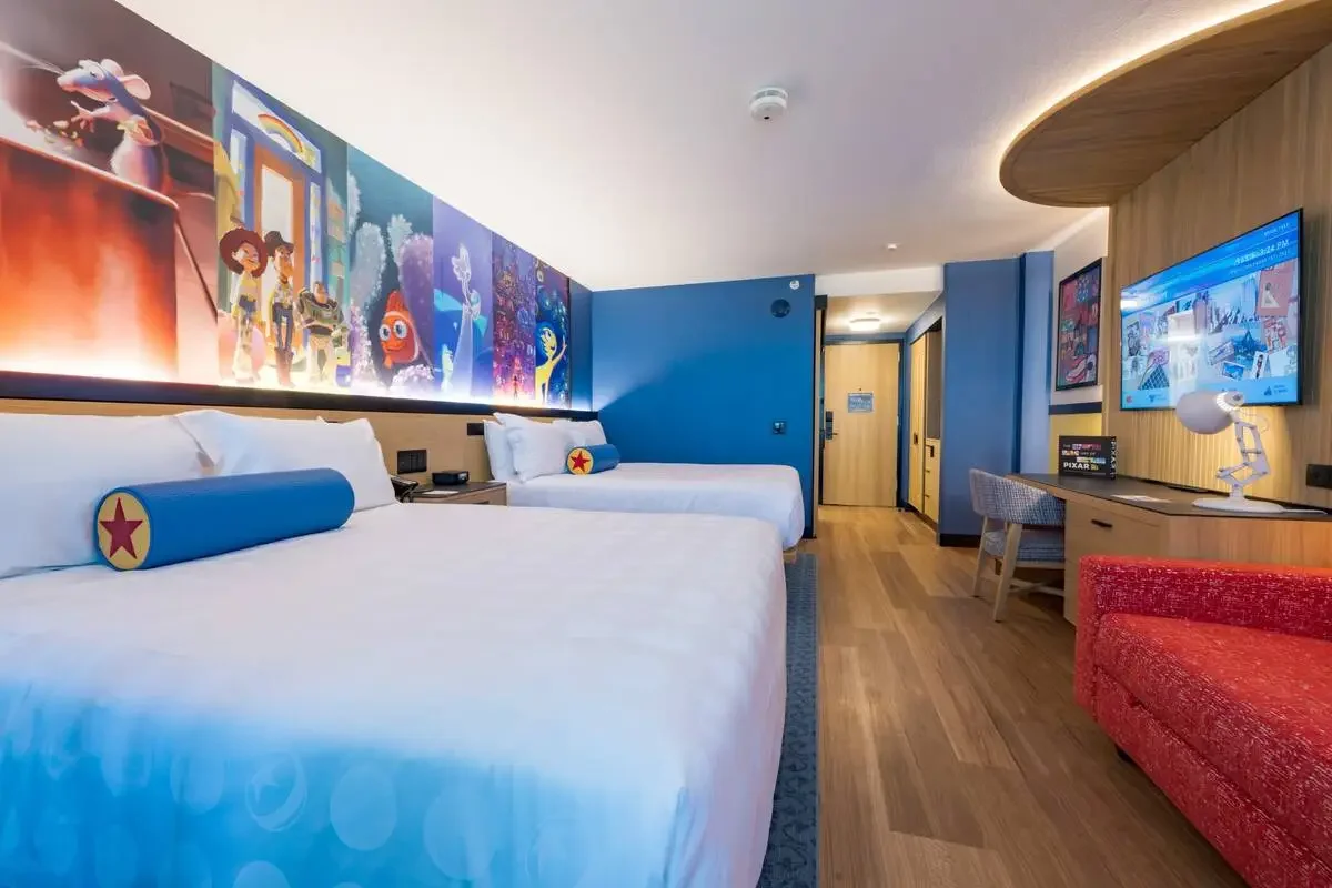 pixar-place-hotel-premium-view-room-disneyland-california.webp
