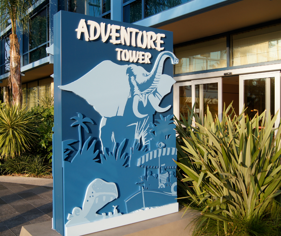 the-adventure-tower-disneyland-hotel-disneyland-california.png