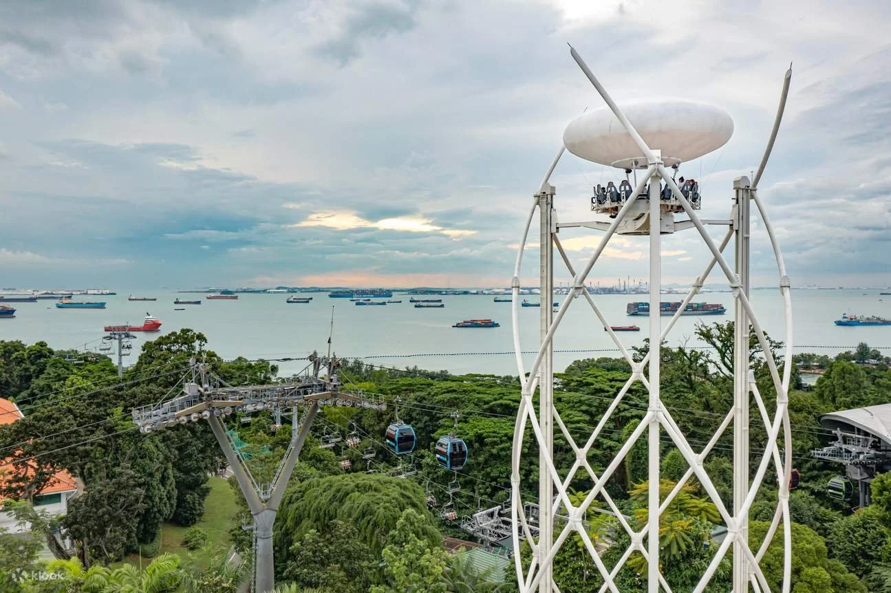 Skyfelix suspended above sentosa island