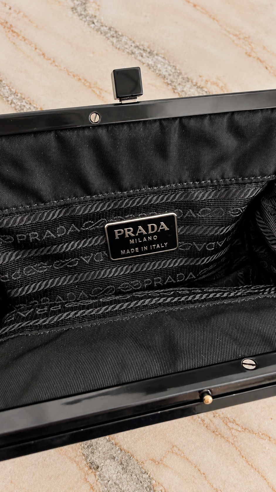 prada 5.png