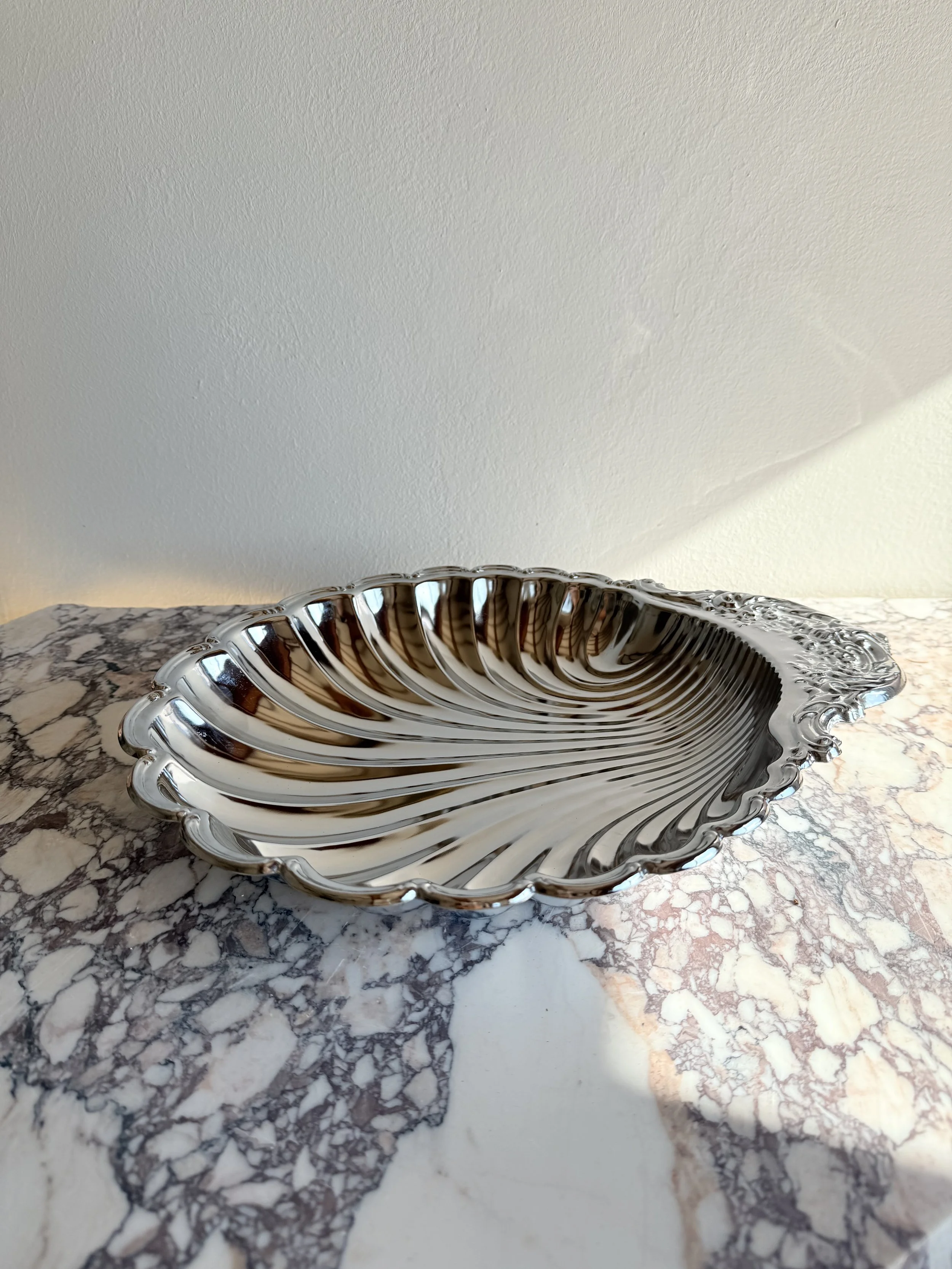SHELL-SHAPED SILVER PLATED CENTREPIECE 3.jpeg