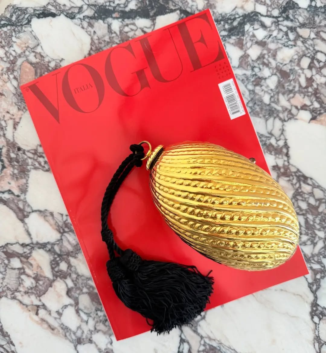 "The Evening Bags" drop is now live🍸

A curated selection of clutches and&nbsp;minaudi&egrave;re for the upcoming wedding season, special occasions and to give an unexpected touch to your looks.

#thechicaunt #vintageshop #vintageselection