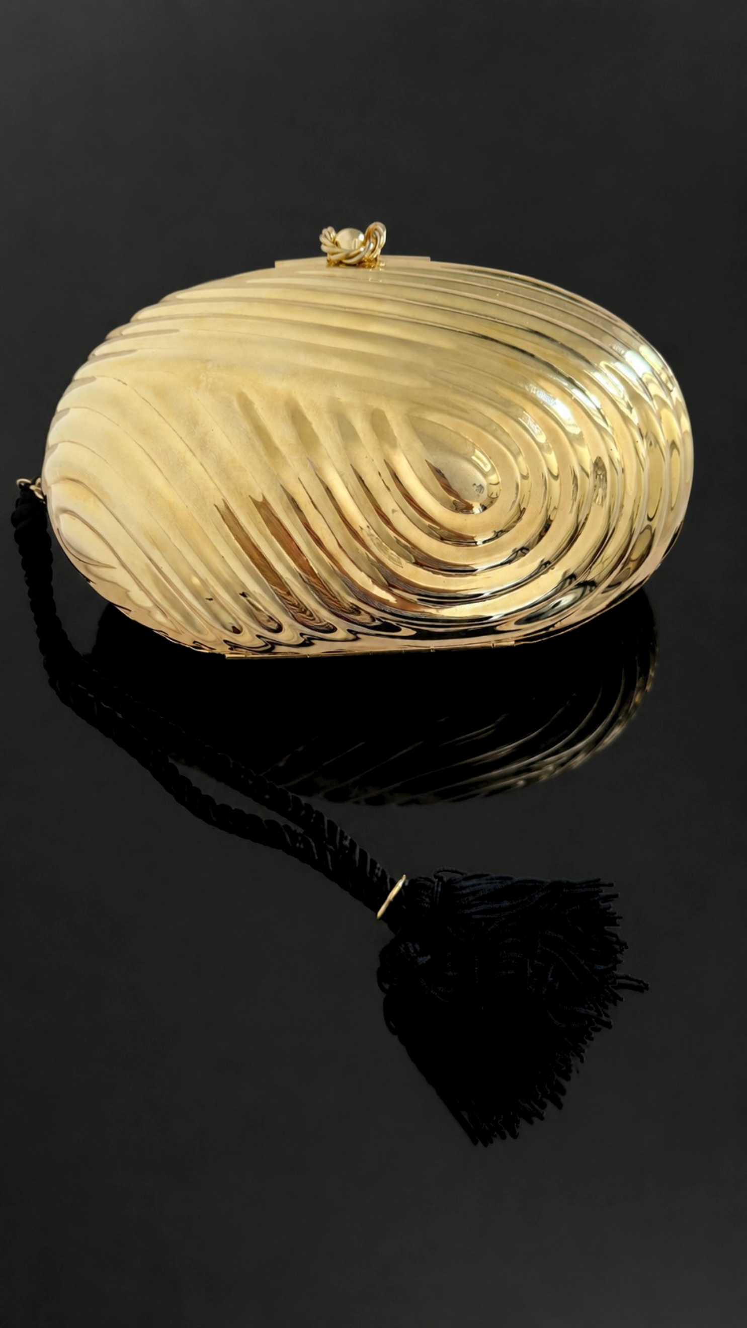 GOLD SWIRL EGG MINAUDIÈRE 13.png