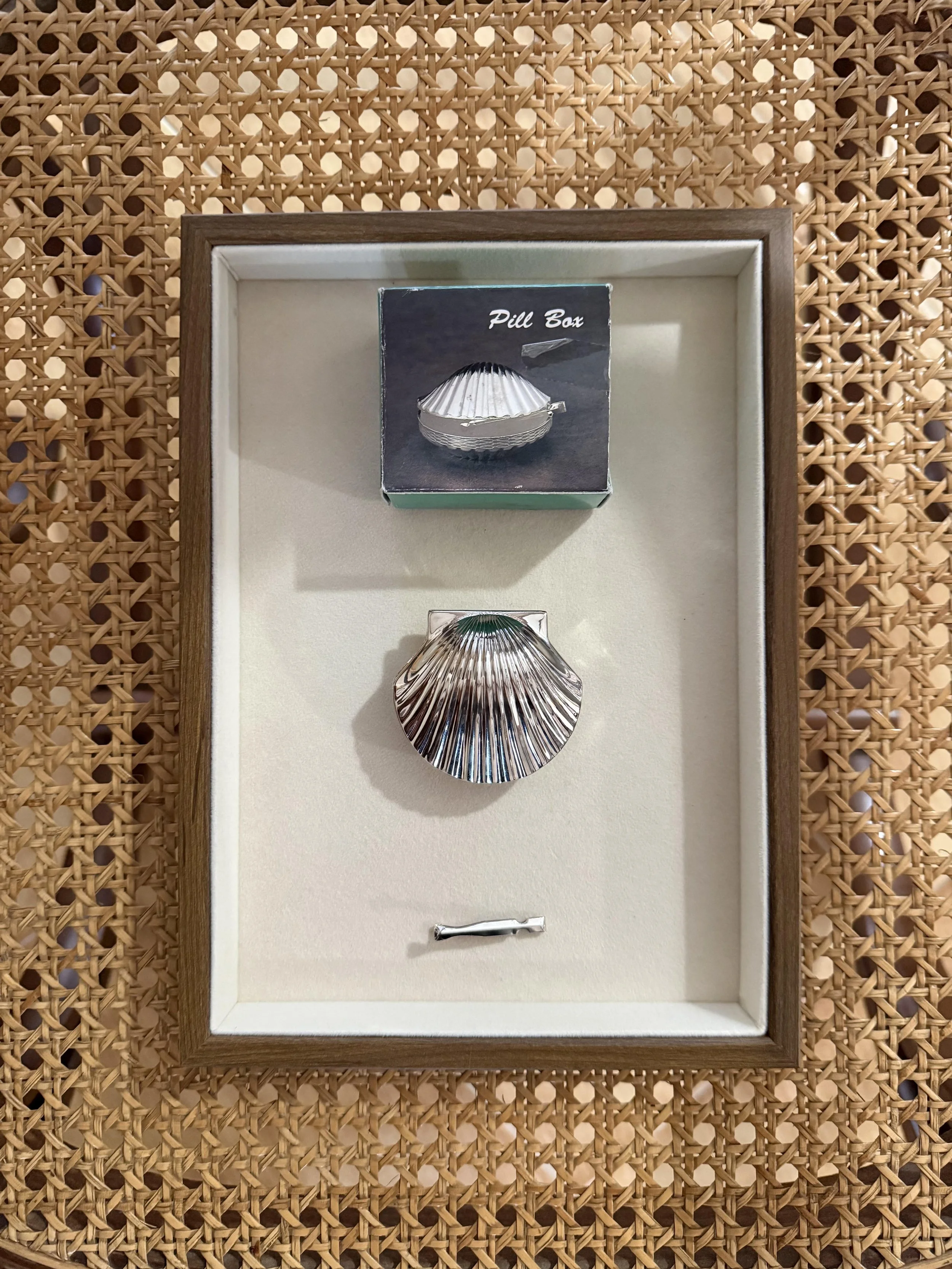 SHELL-SHAPED SILVER PLATED PILL BOX 3.jpg