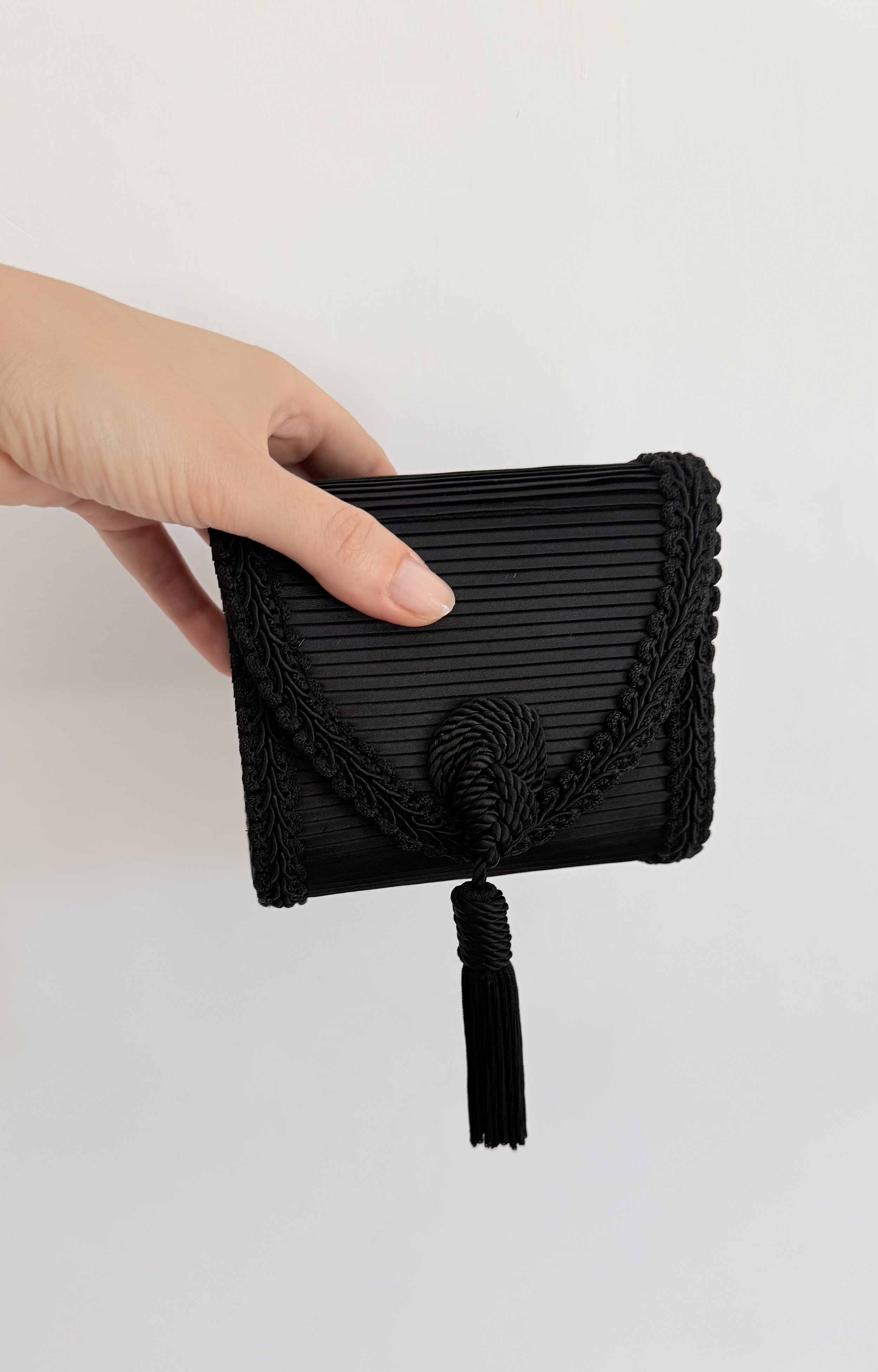 ART DÉCO PLEATED CLUTCH 7.jpeg (copia)