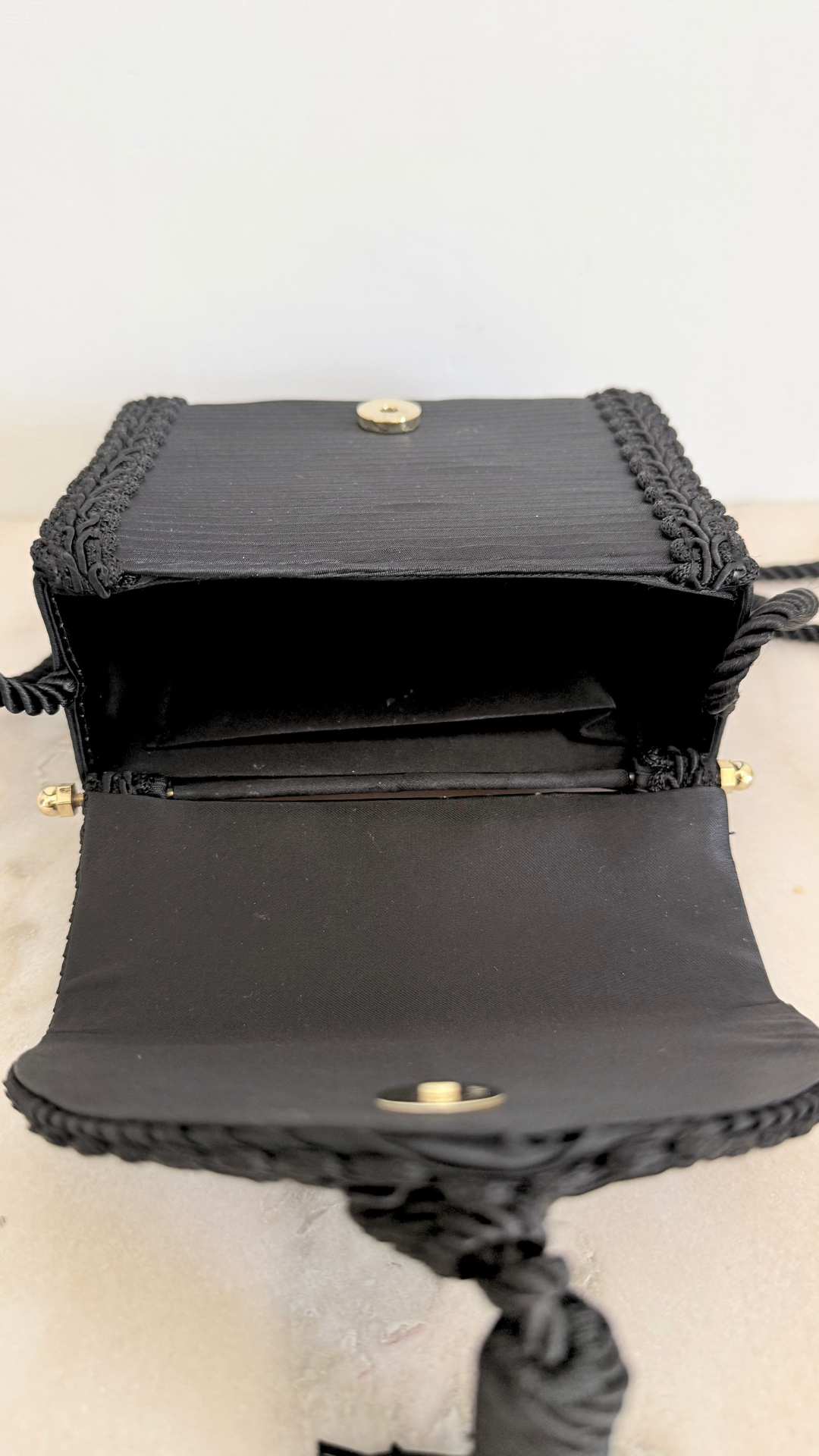 ART DÉCO PLEATED CLUTCH 9.png (copia)
