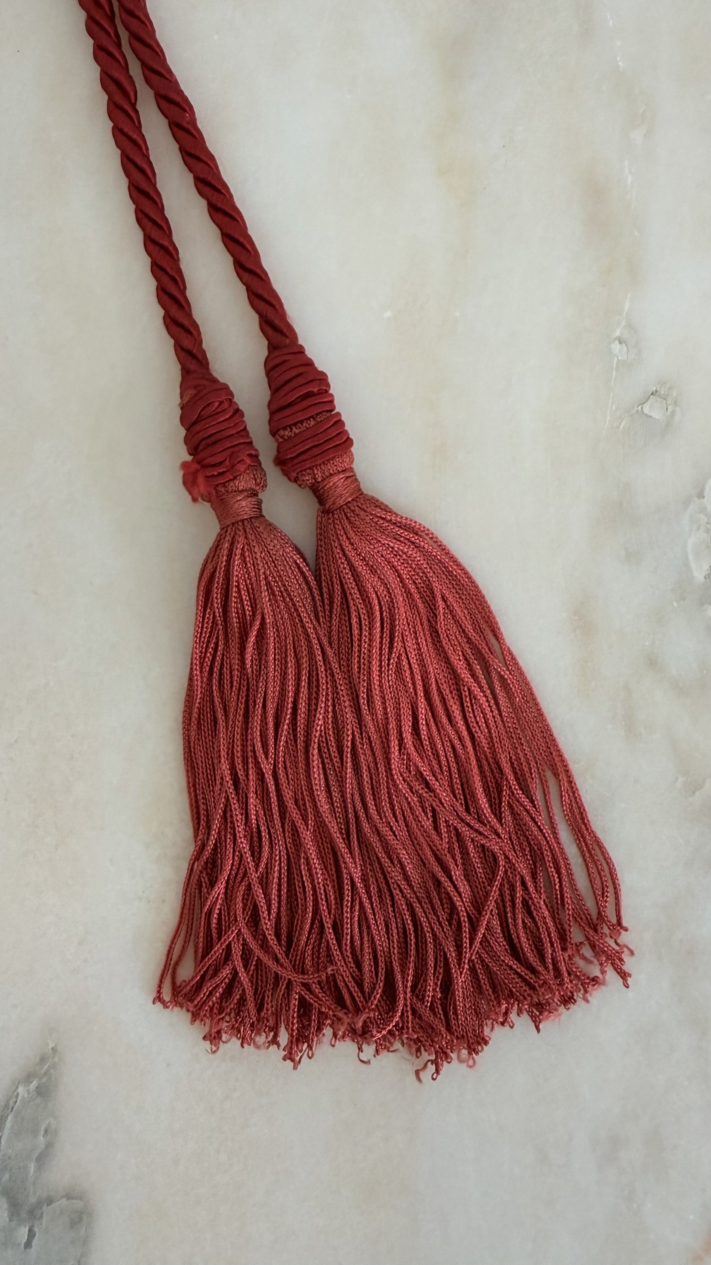 GOLD RIBBED EGG MINAUDIÈRE WITH TWO TASSELS  13.jpeg
