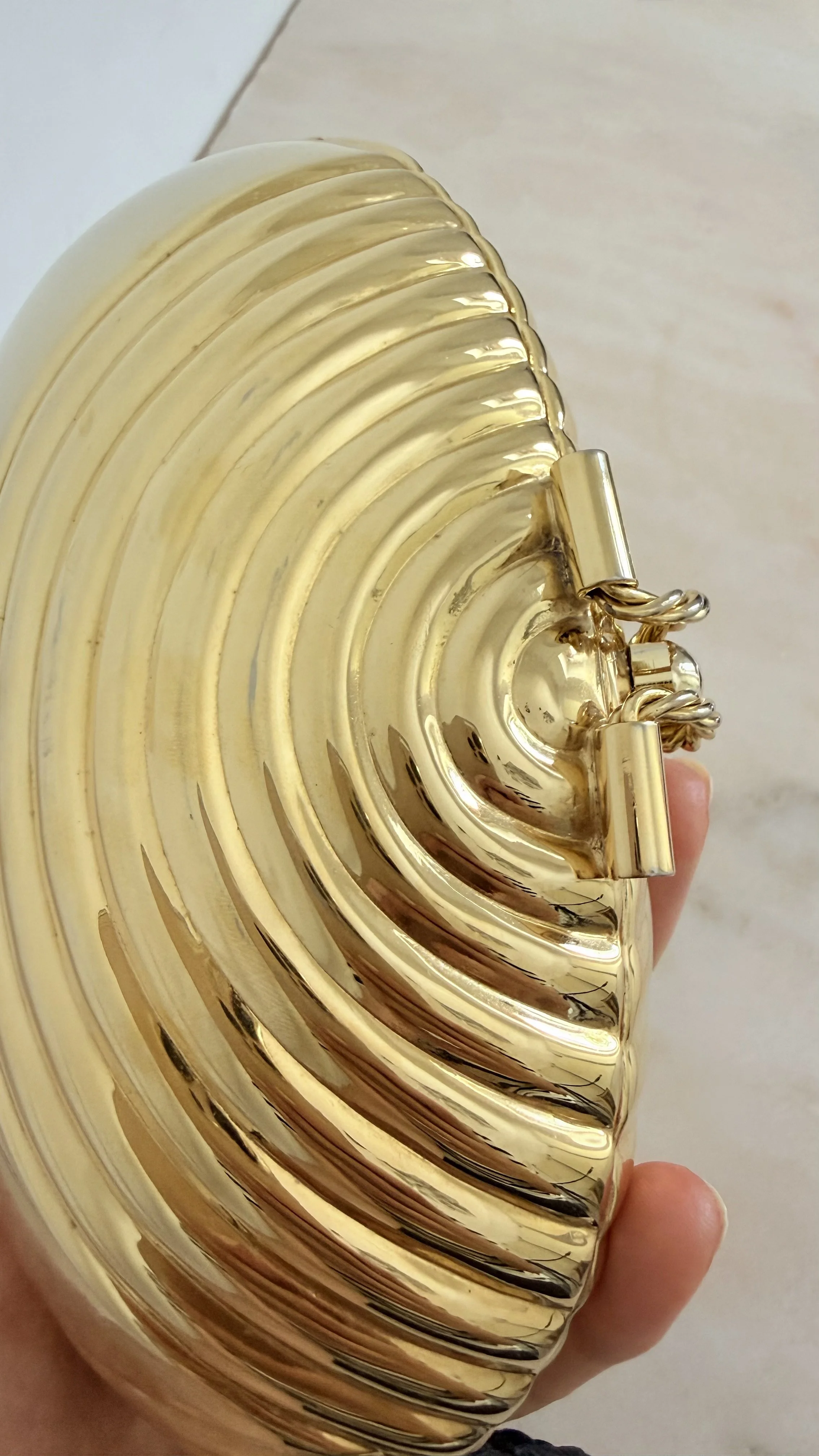 GOLD SWIRL EGG MINAUDIÈRE 7.jpeg